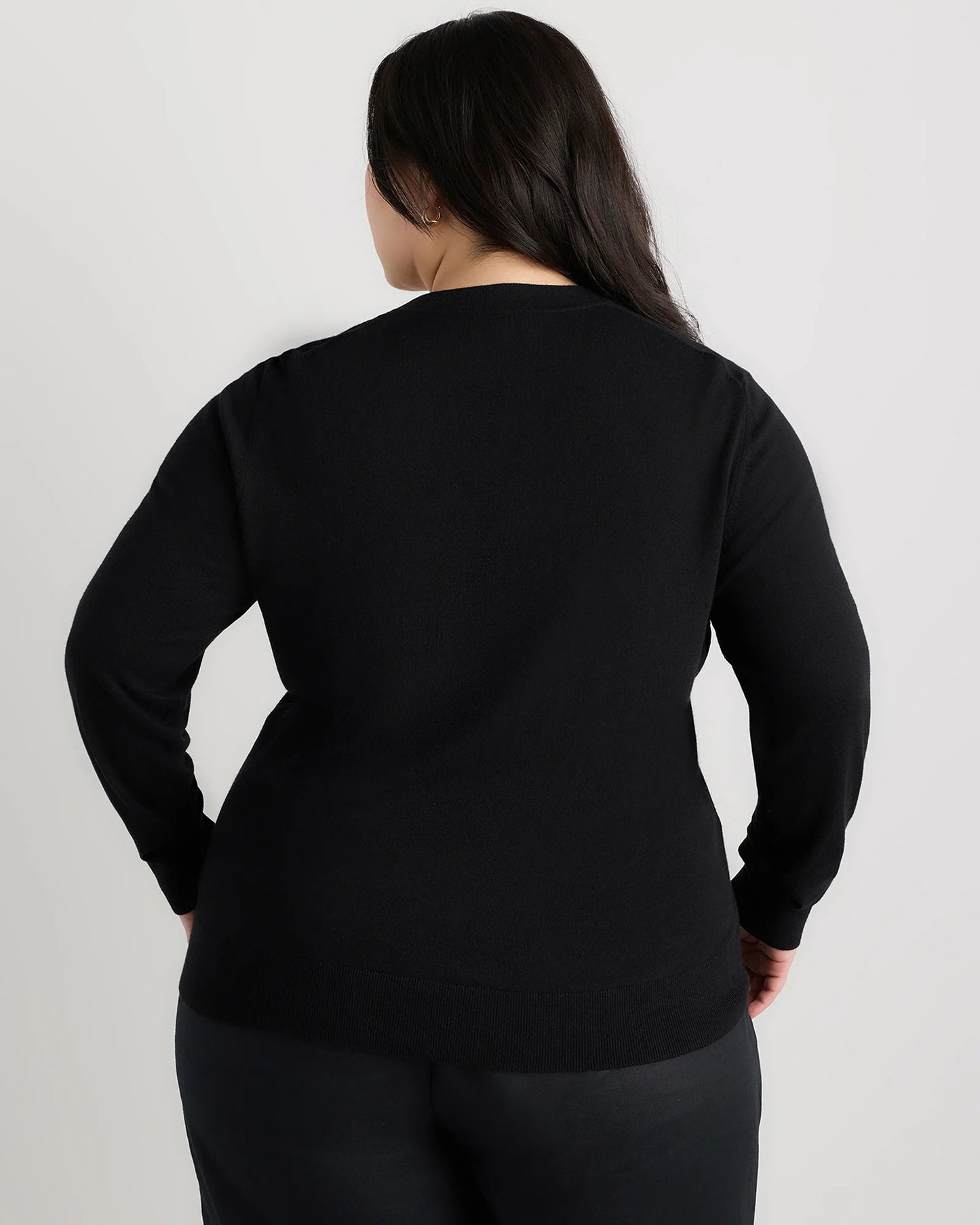 Lightweight Cotton Cashmere V-Neck Sweater - 1X / Black