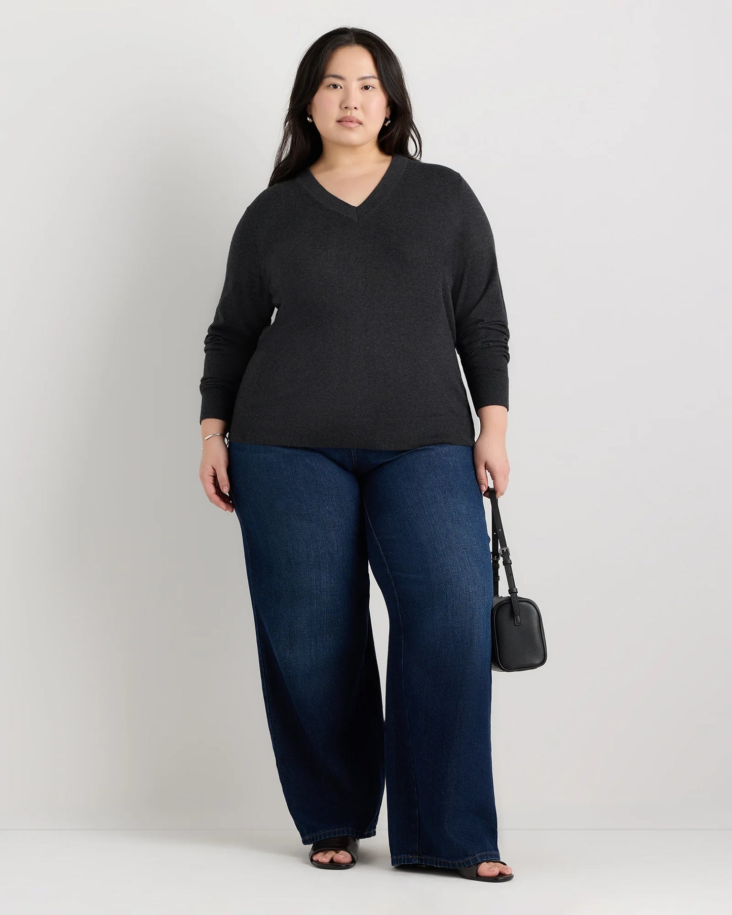 Lightweight Cotton Cashmere V-Neck Sweater - 1X / Black