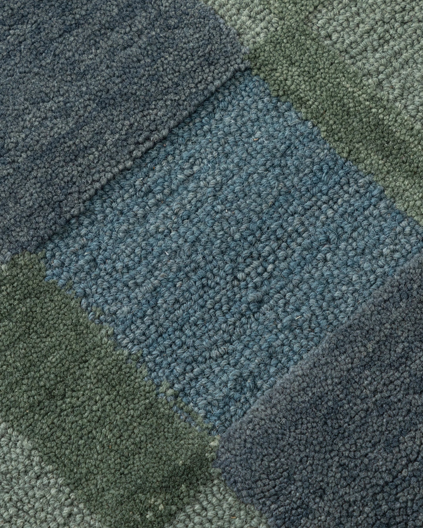 Maddox Wool Rug - 5' x 8' / Green