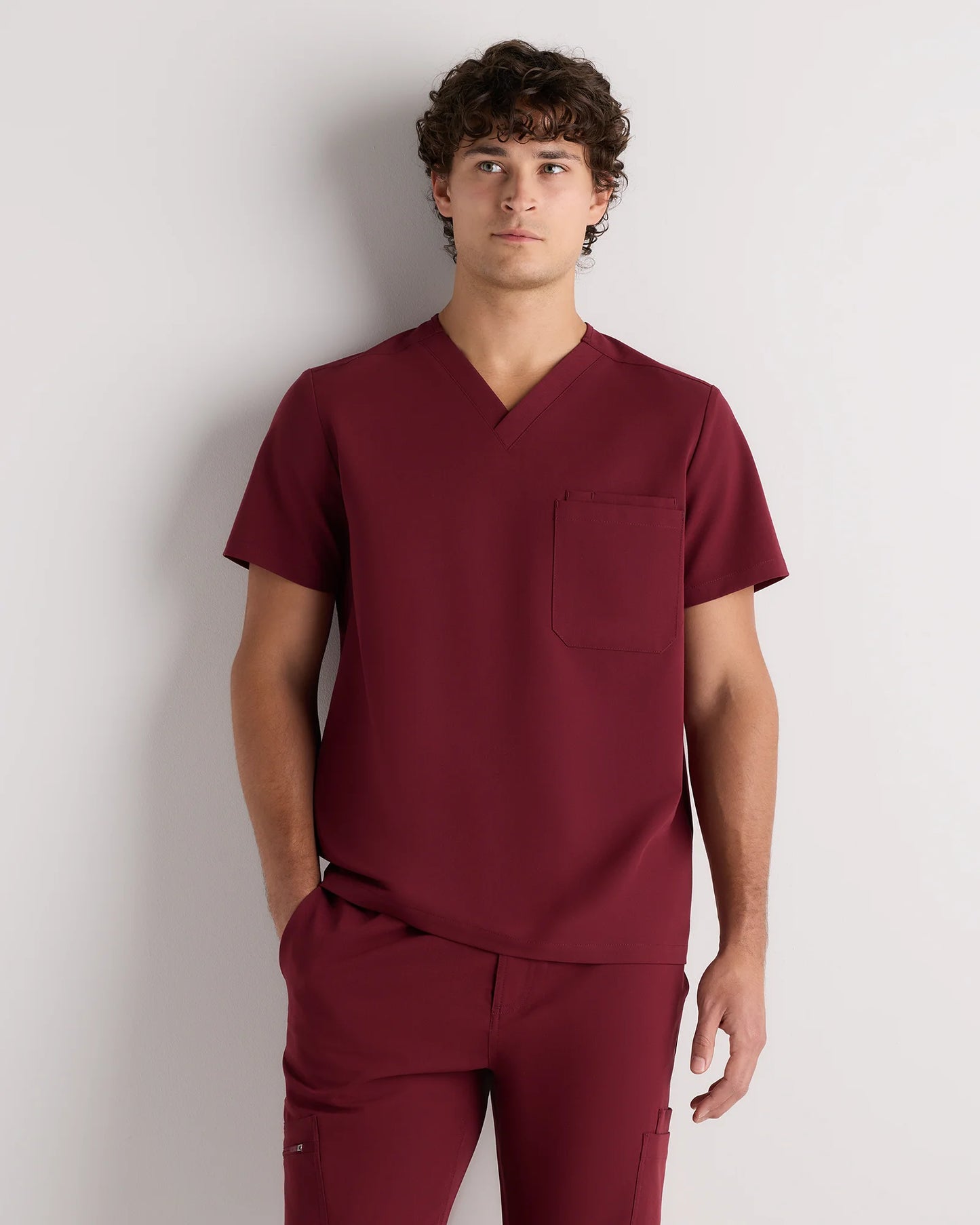 AeraFlex 3-Pocket Scrub Top - S / Bold Black