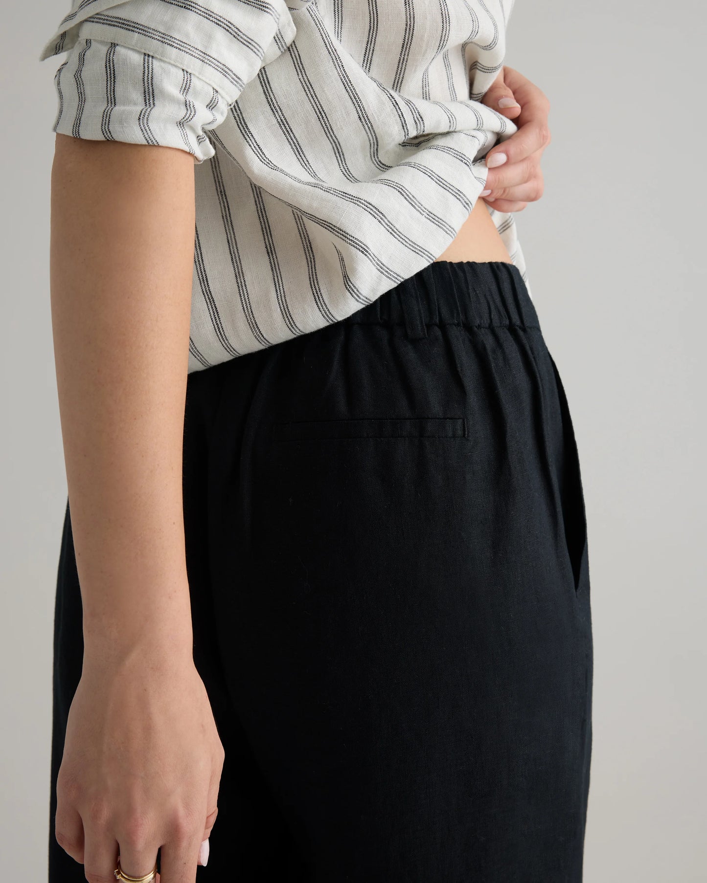 100% European Linen Pleated Trouser - 6 / Deep Navy