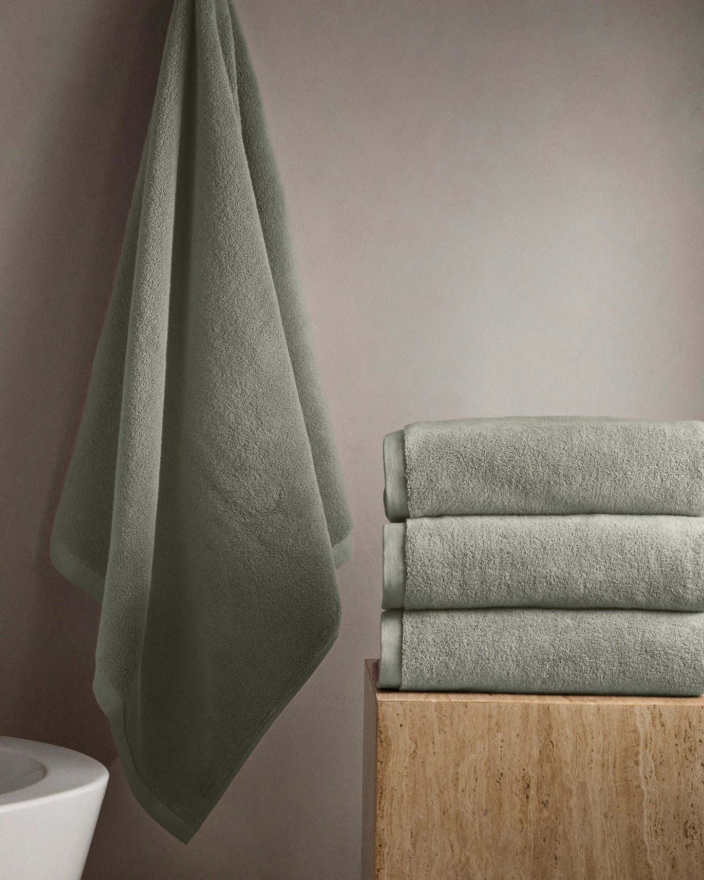 Plush Organic Turkish Cotton Bath Towel (Set of 2) - One Size / White