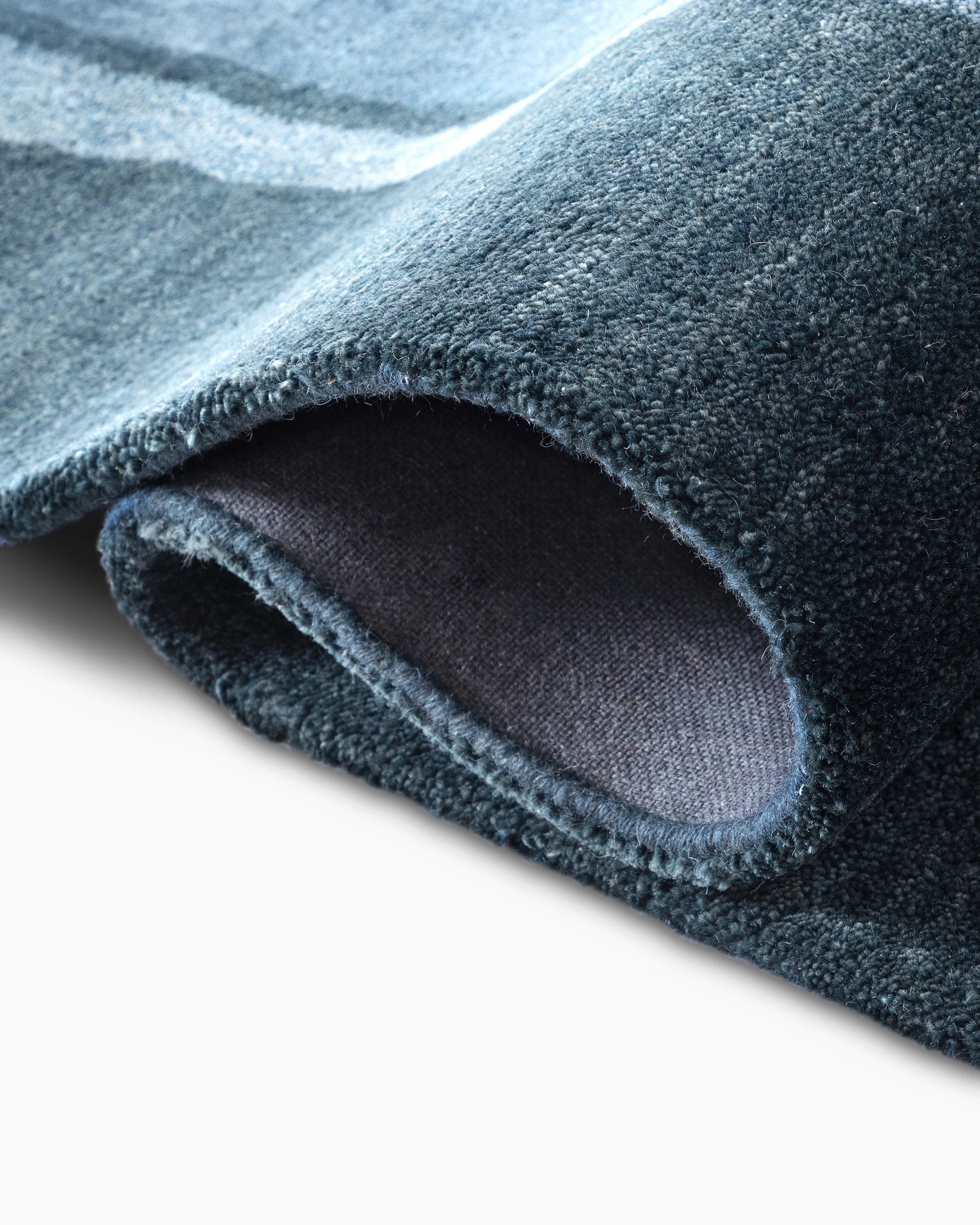 Velzy Wool Rug - 3' x 5' / Blue
