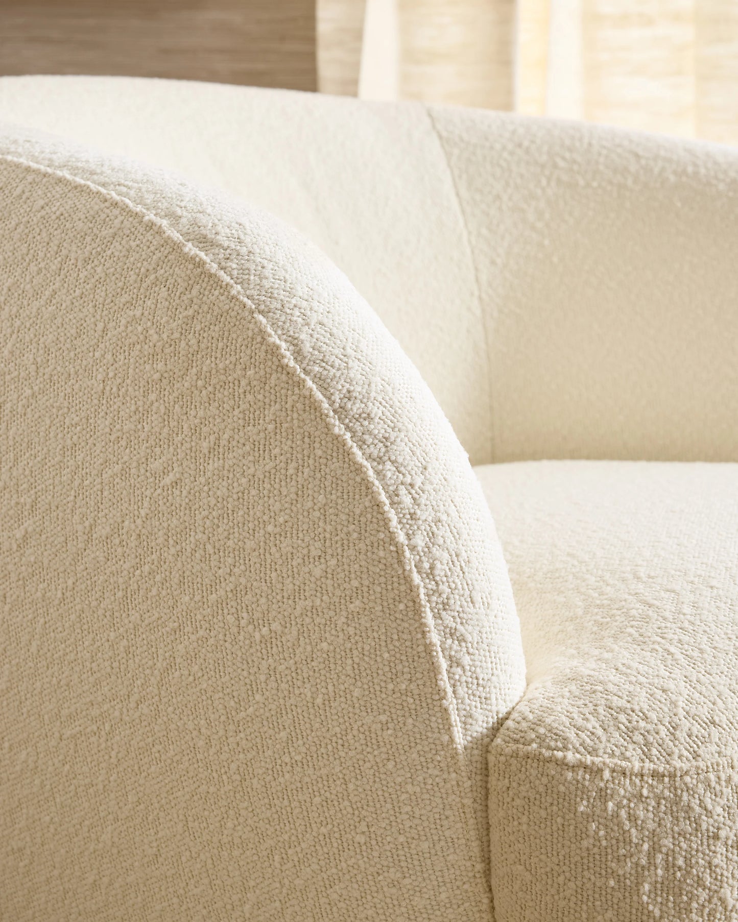 Performance Boucle Swivel Chair - One Size / Mocha Fog