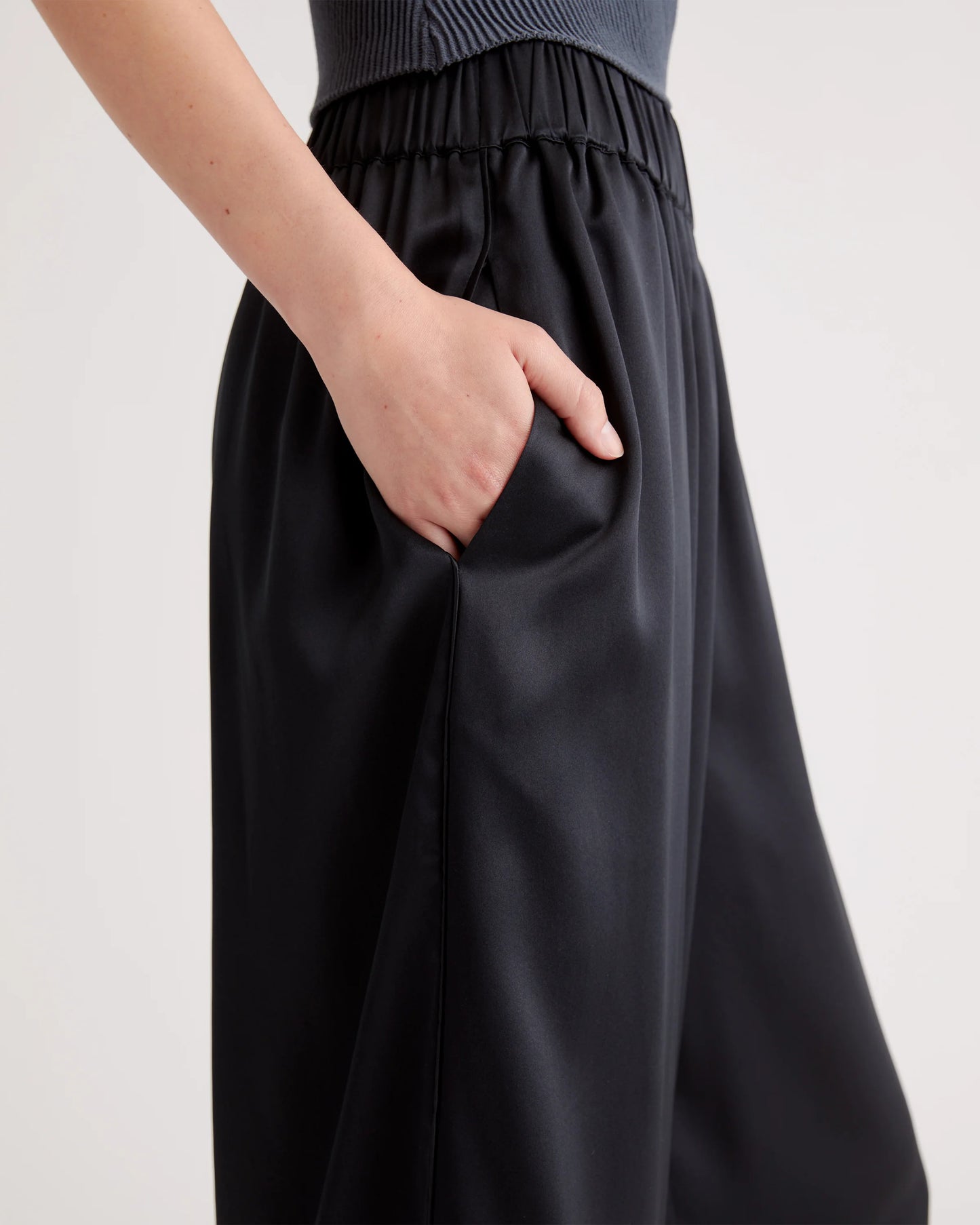 100% Washable Silk Cropped Wide Leg Pant - XS / Black