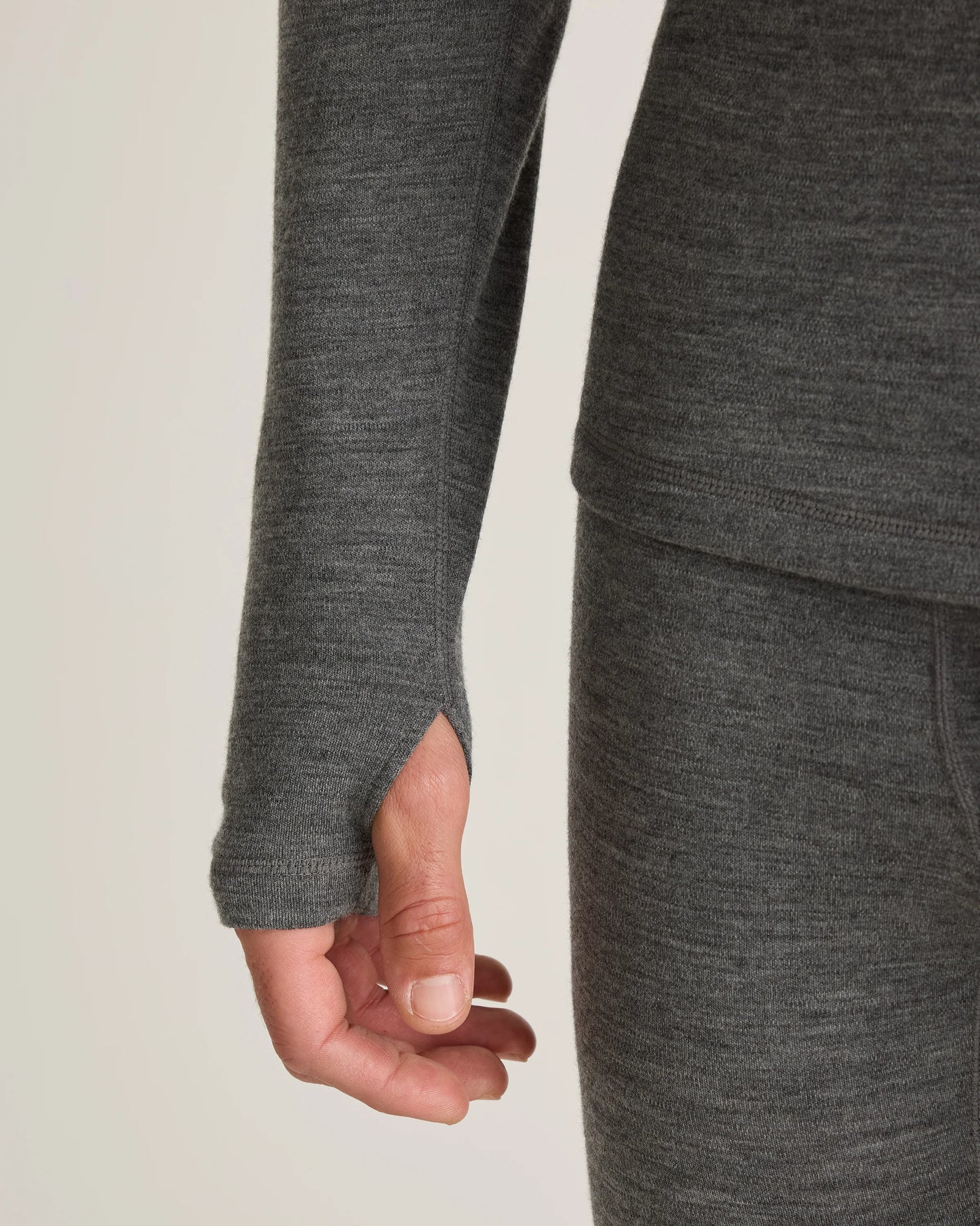 100% Merino Wool Cold Weather Base Layer Bottoms - S / Black