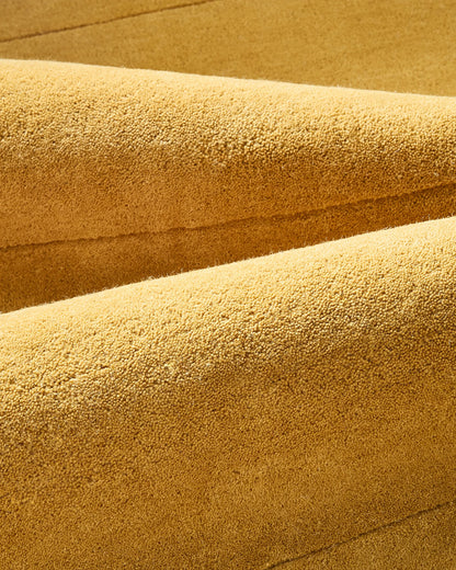 Scalloped Border Hand-Tufted Rug - 5' x 8' / Mustard