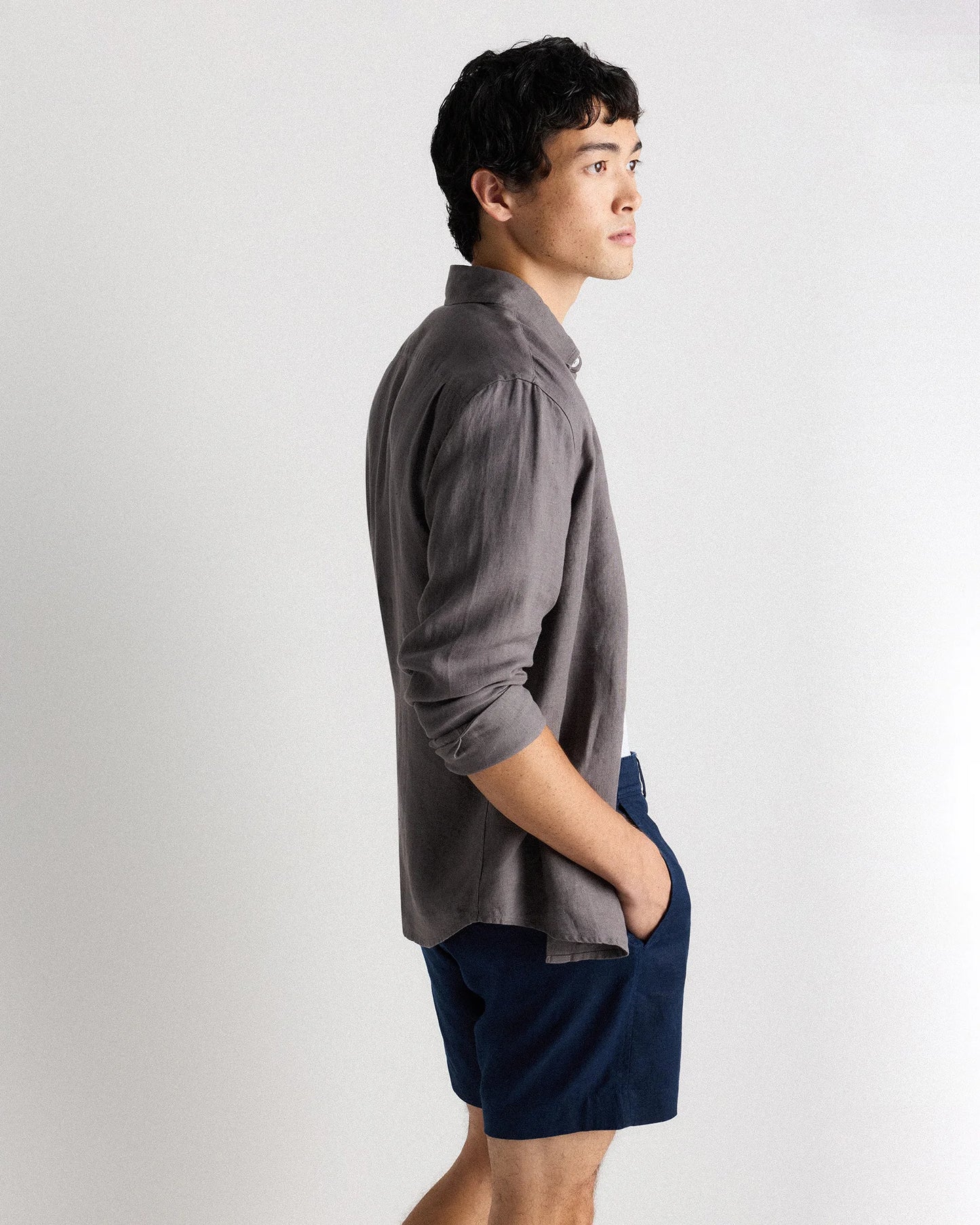 100% European Linen Relaxed Long Sleeve Pocket Shirt - S / Dark Gull Grey