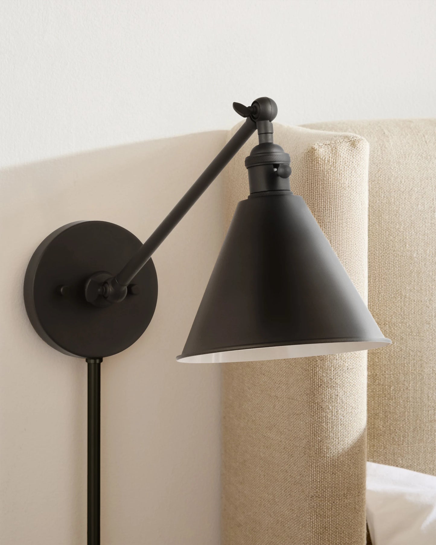 Articulating Single Arm Steel Wall Sconce - One Size / Silver