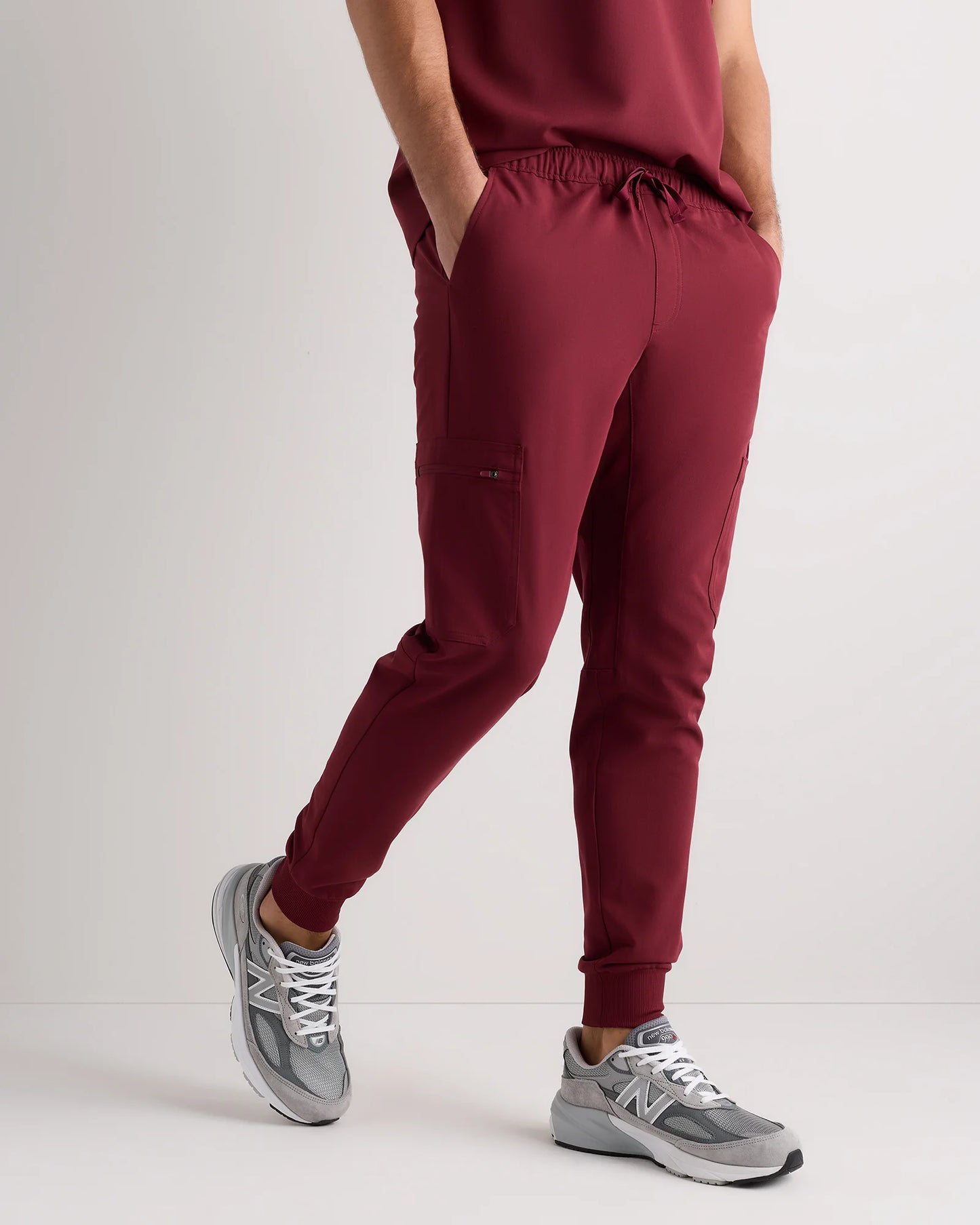AeraFlex Scrub Joggers - S / Bold Black