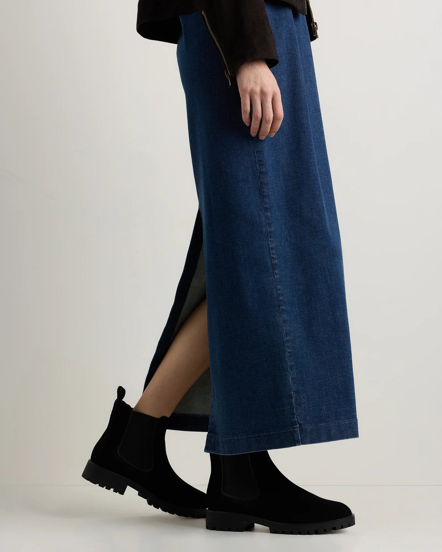 Italian Suede Lug Sole Chelsea Boot - 5 / Almond Suede