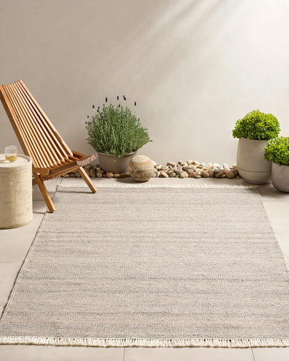Sloane Indoor/Outdoor Rug - 5' x 8' / Silver