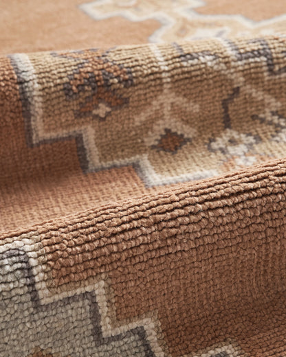 Chloe Hand-Knotted Wool Rug - 5' x 8' / Cognac