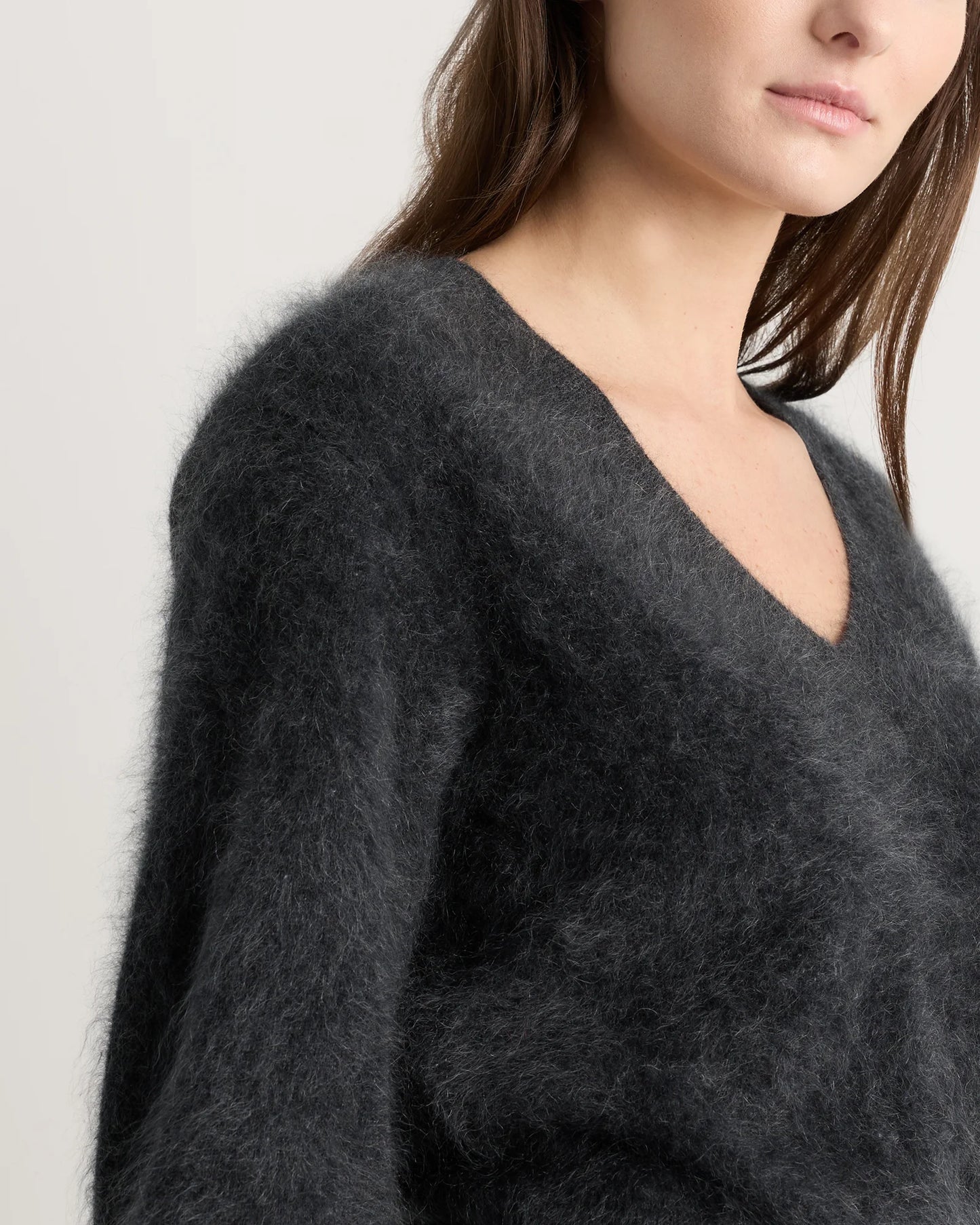 Brushed Cashmere Shrunken V-Neck Sweater - XS / Heather Grey
