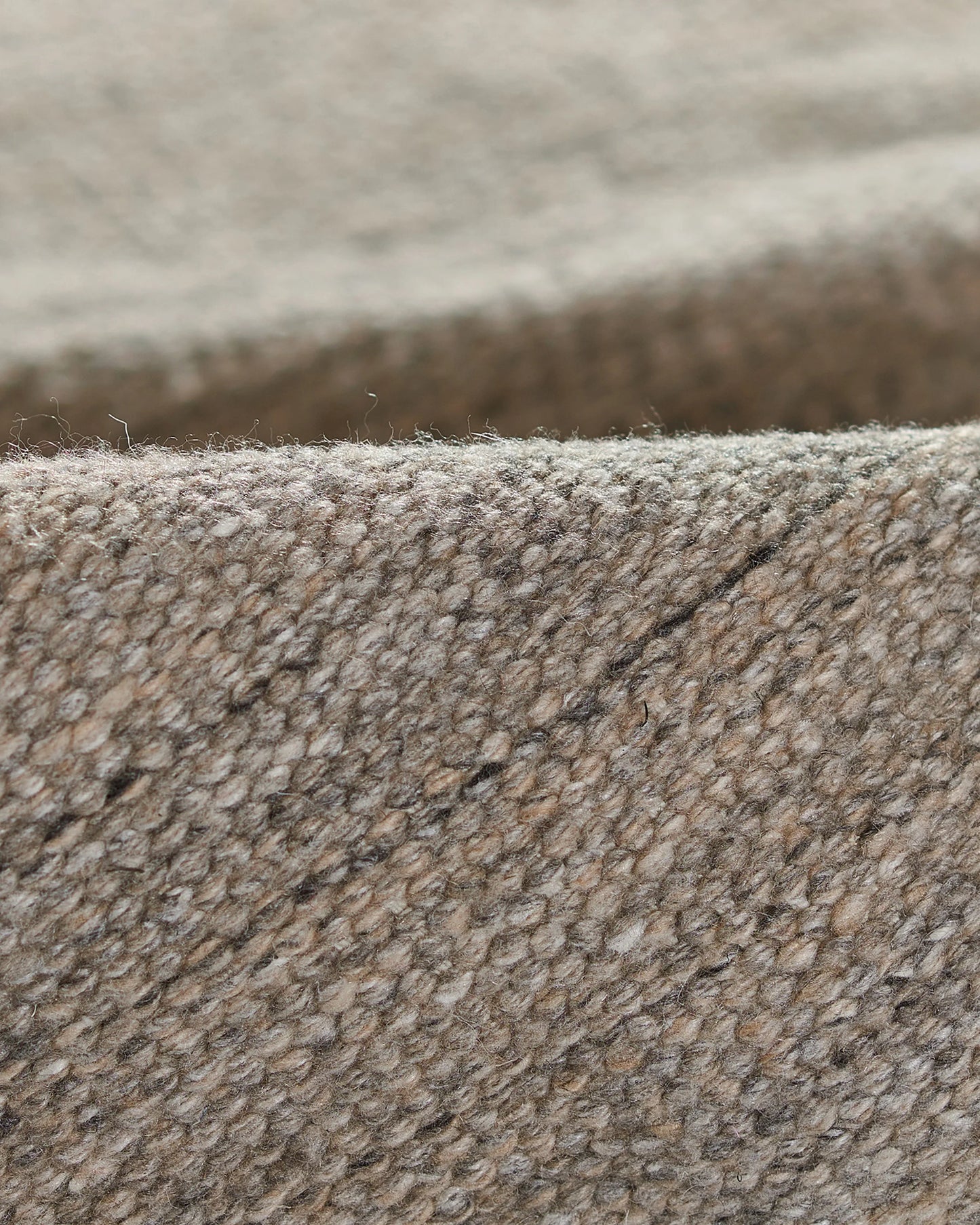 Sloane Indoor/Outdoor Rug - 5' x 8' / Silver