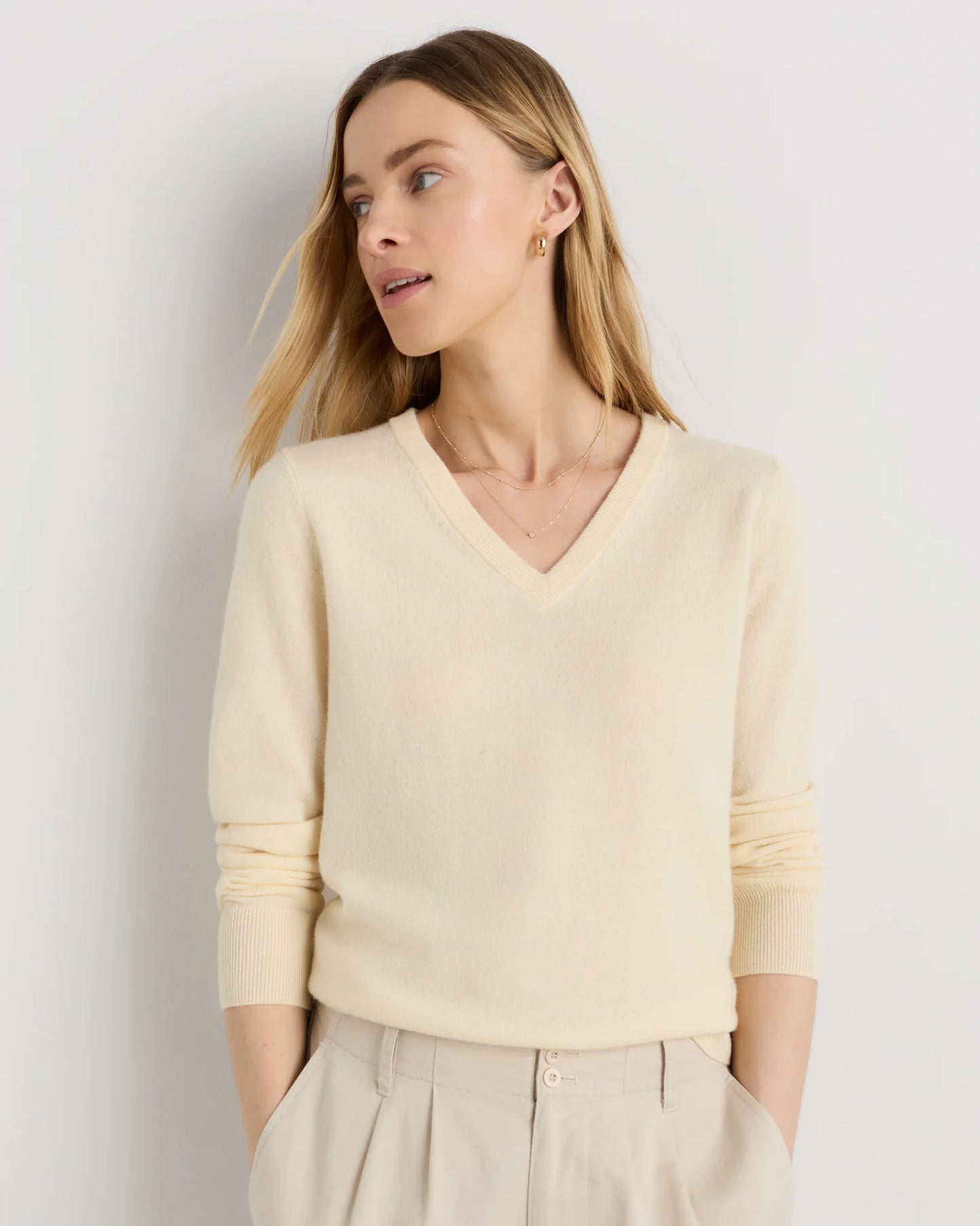 Mongolian Cashmere V-Neck Sweater - XS / Rich Burgundy