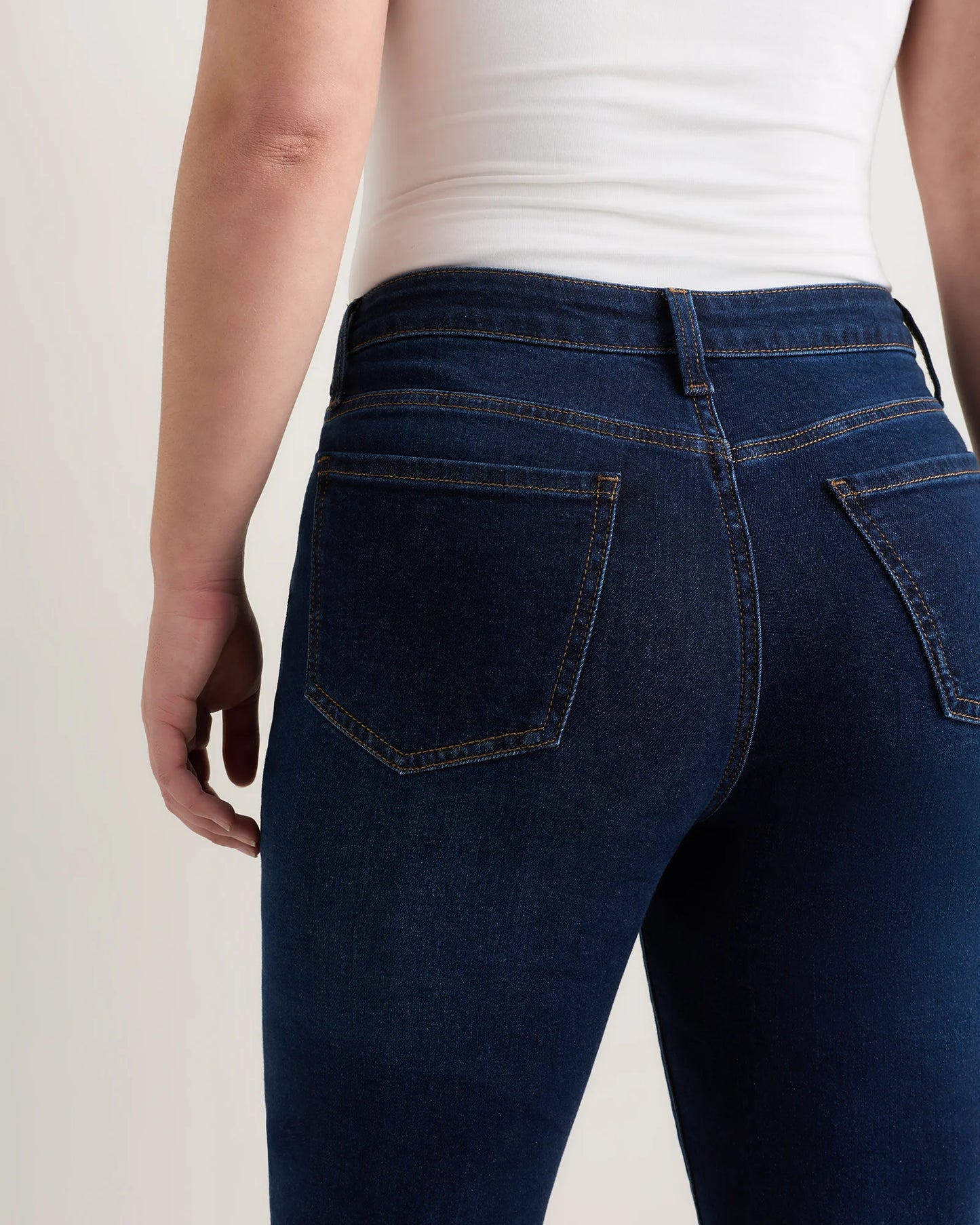 Curvy Bella Stretch Straight Jeans - 24 / Black