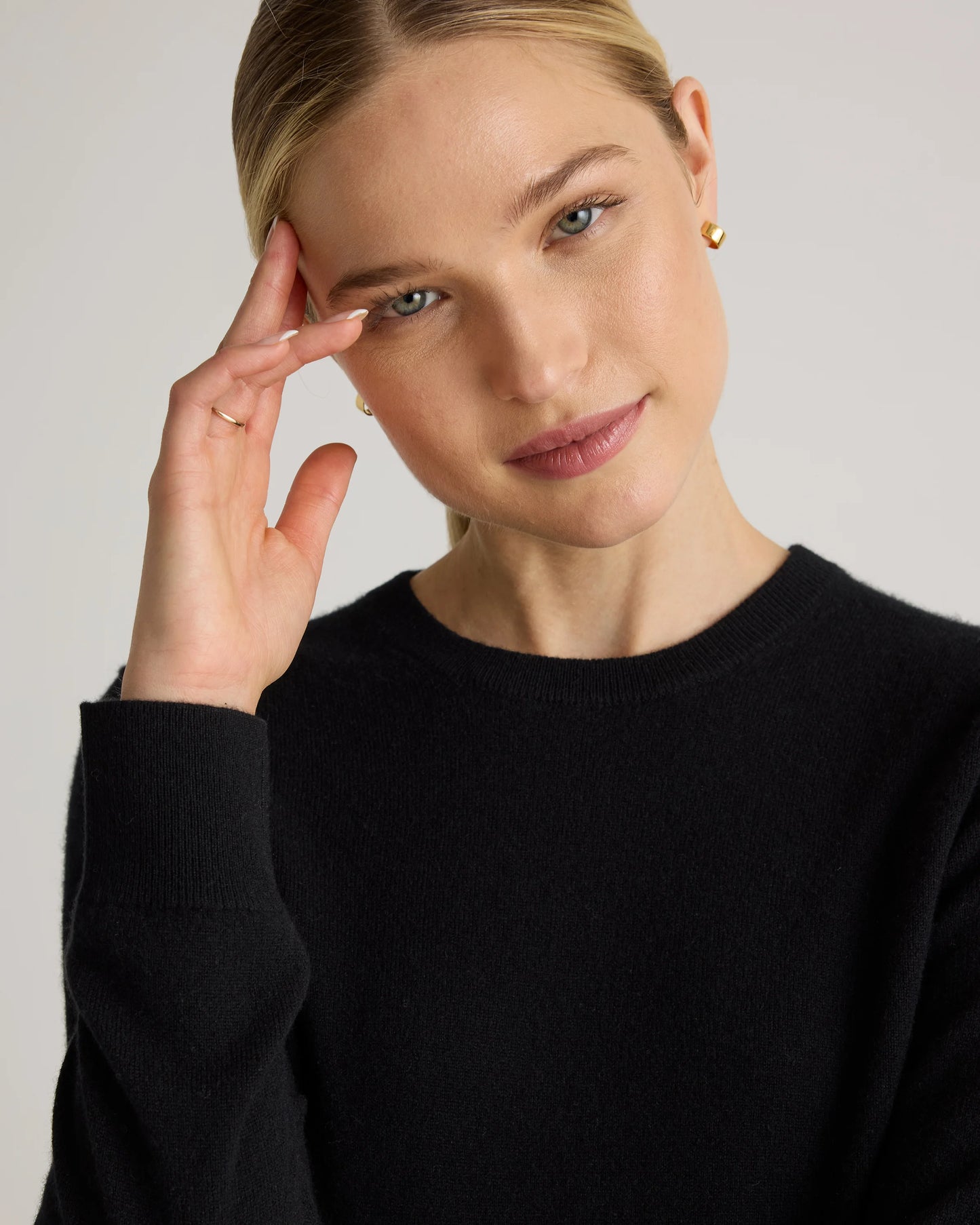 Mongolian Cashmere Crewneck Sweater - XS / Ivory