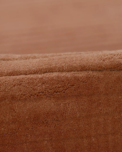 Remington Hand-Loomed Wool Rug - 2' x 4' / Rust