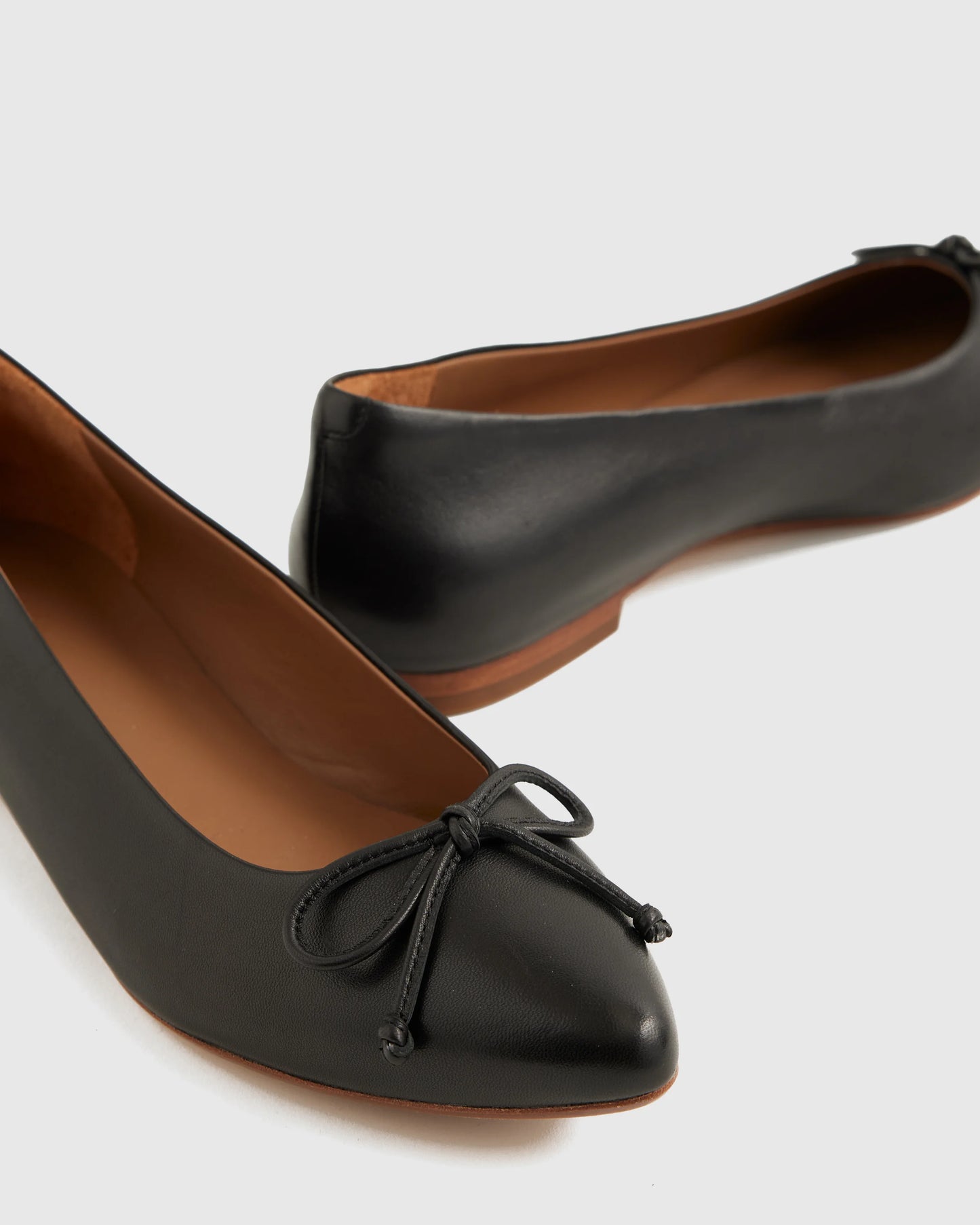 Italian Leather Pointed Bow Flat - 5 / Shell Pink