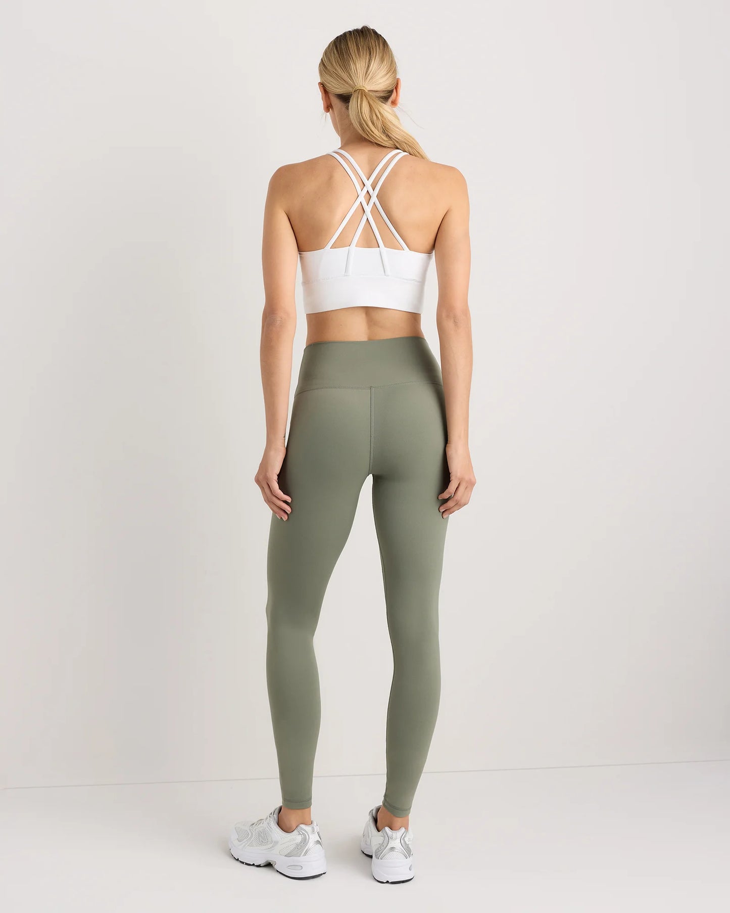 Ultra-Form High-Rise Legging - XS / Black