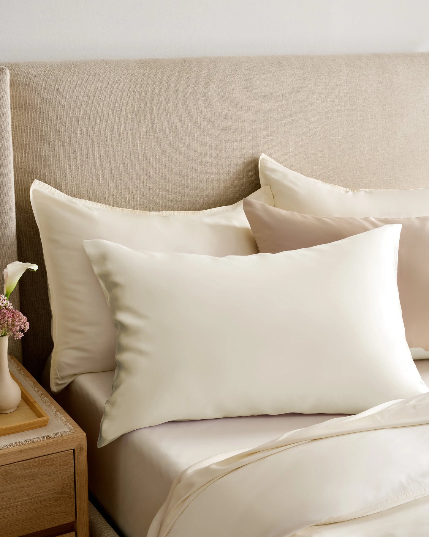 100% Mulberry Silk Pillowcase - Standard / White