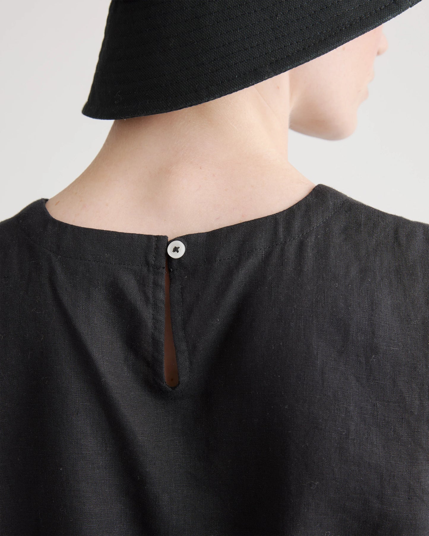 100% European Linen Tank - XS / Black