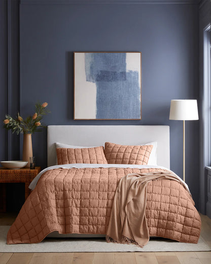 European Linen Box Quilted Sham Set - Standard / White