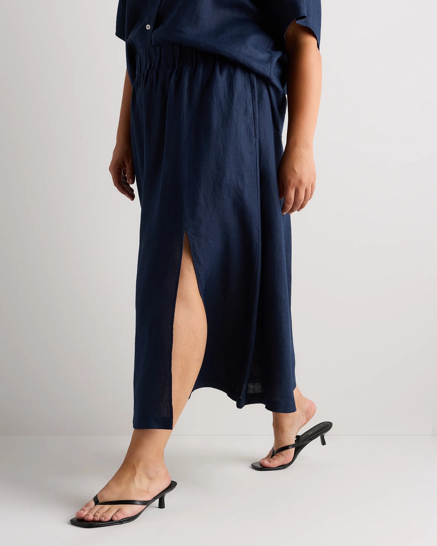 100% European Linen Maxi Skirt - 1X / Black