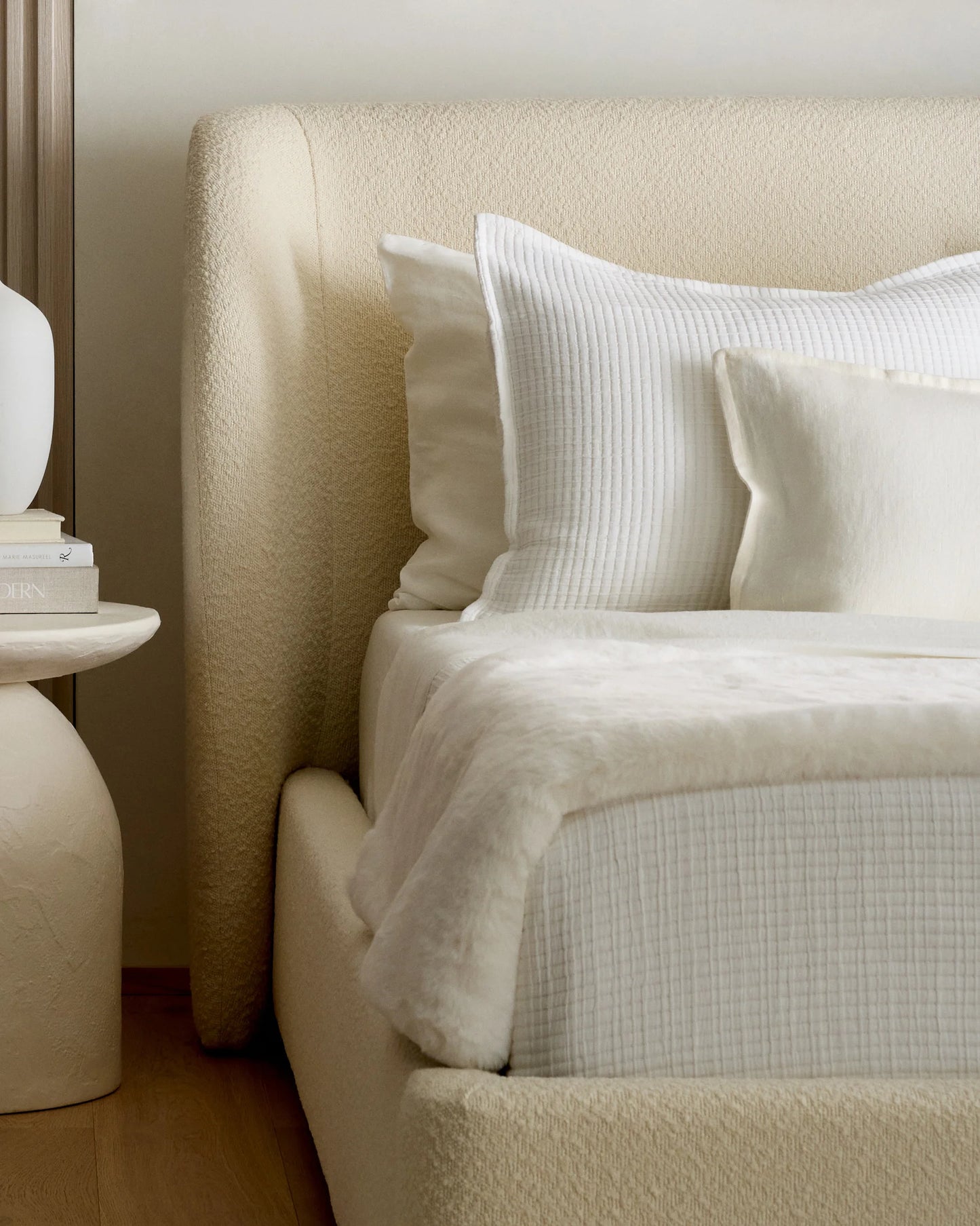 Performance Boucle Shelter Bed - Queen / Ivory