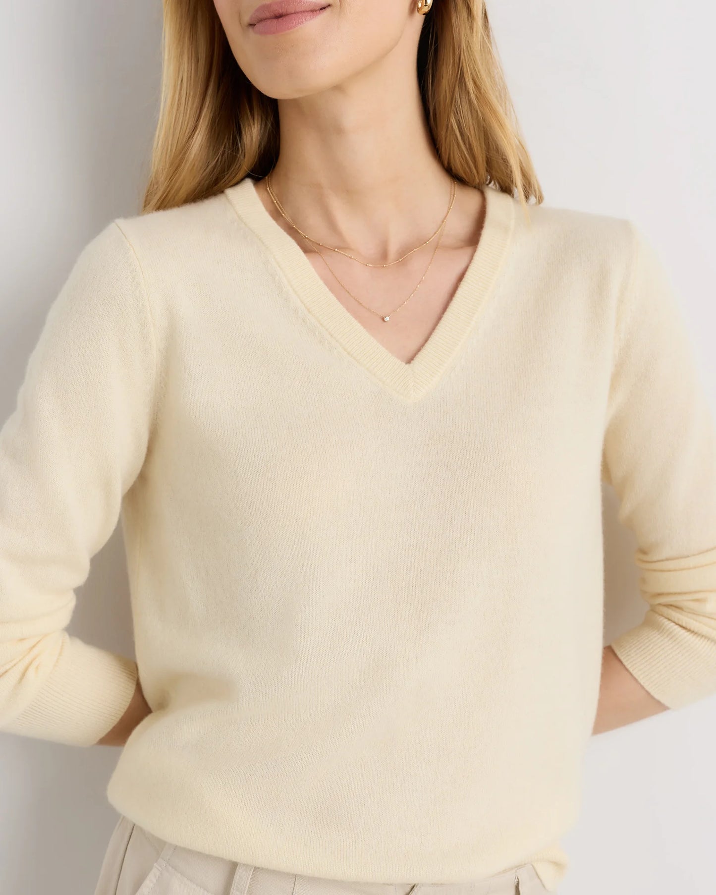 Mongolian Cashmere V-Neck Sweater - XS / Rich Burgundy