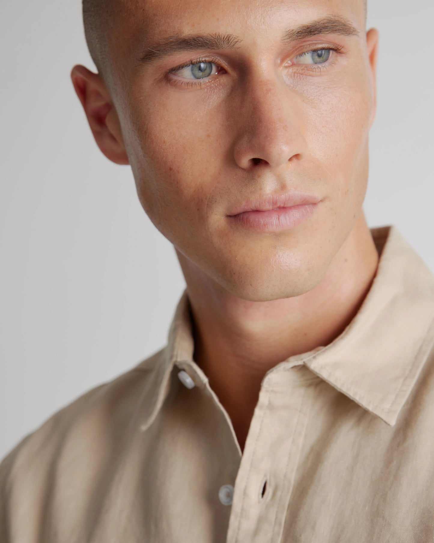 100% European Linen Relaxed Short Sleeve Shirt - XS / Taupe Brown Chambray