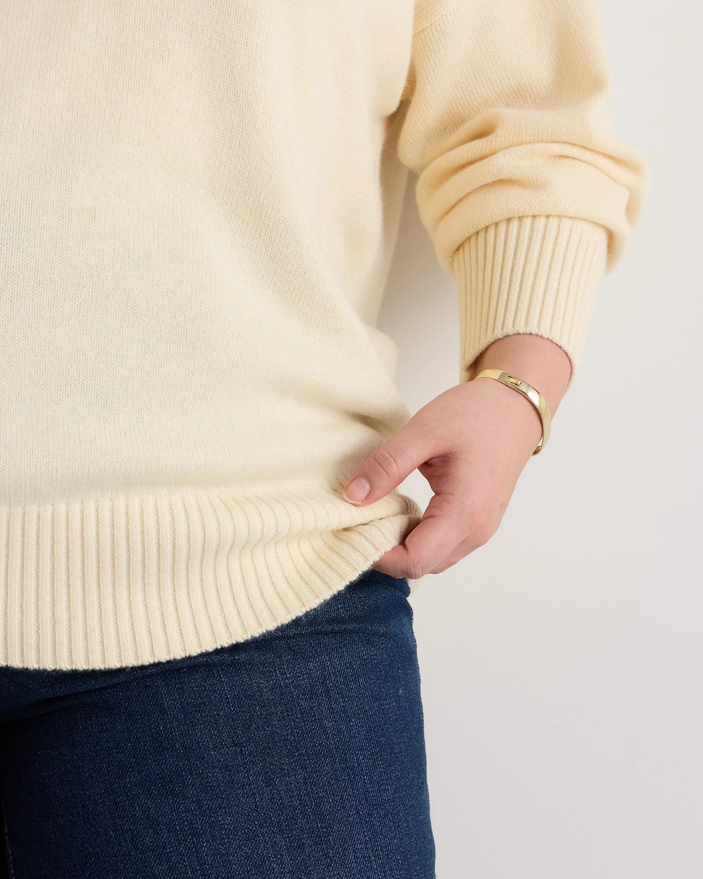 Mongolian Cashmere Oversized V-Neck Sweater - 1X / Pale Custard Yellow