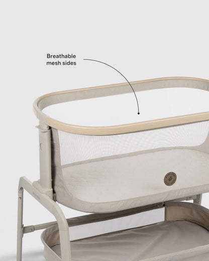 Iora Bedside Bassinet by Maxi-Cosi - One Size / Classic Oat