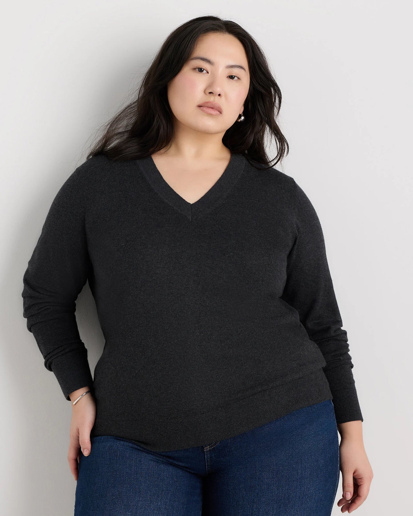 Lightweight Cotton Cashmere V-Neck Sweater - 1X / Black