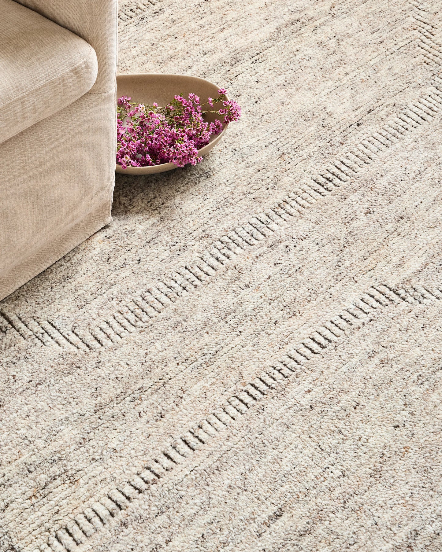 Wynona Hand-Knotted Wool Rug - 5' x 7'6" / Beige