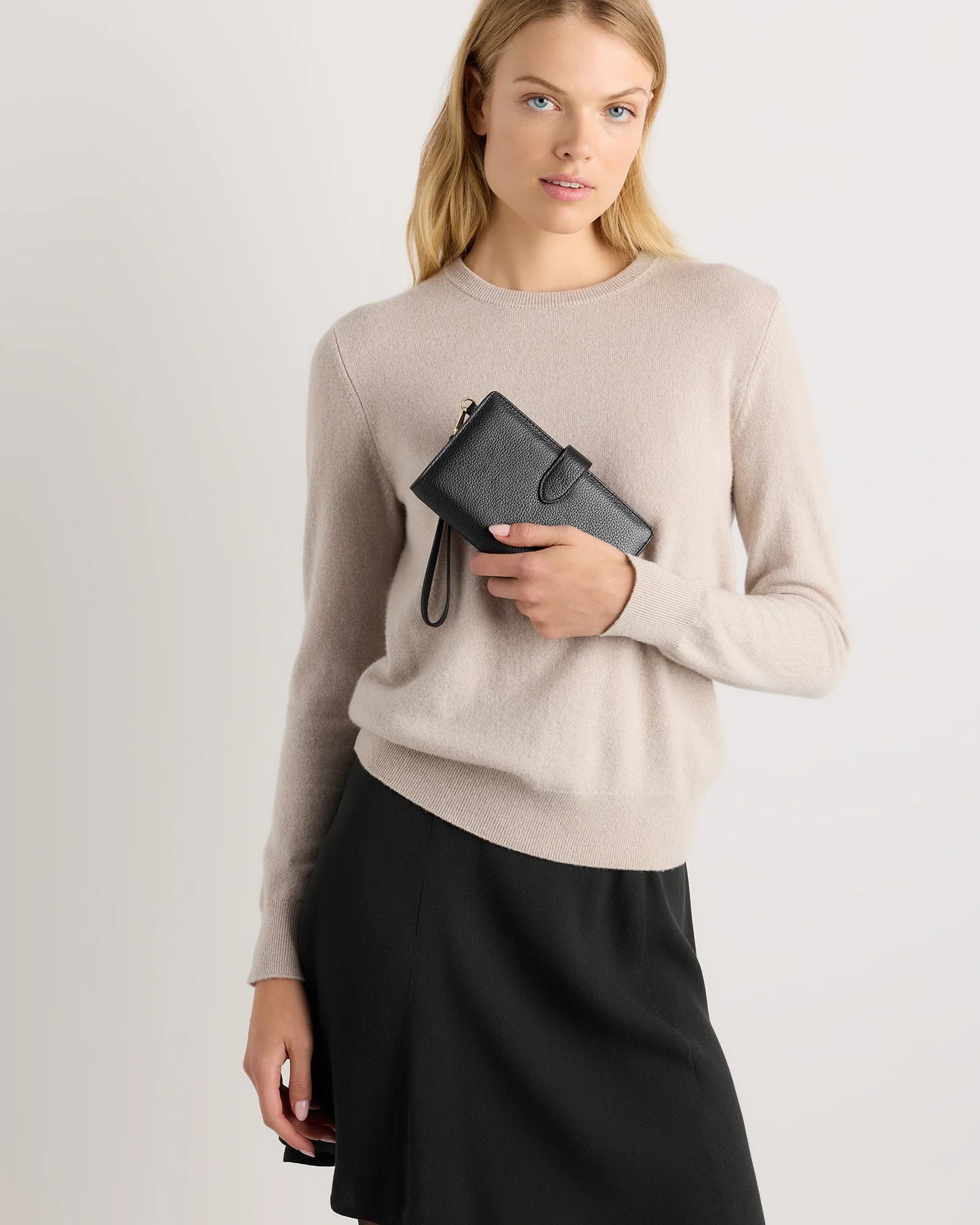 Italian Leather Phone Bi-Fold Wristlet - One Size / Black