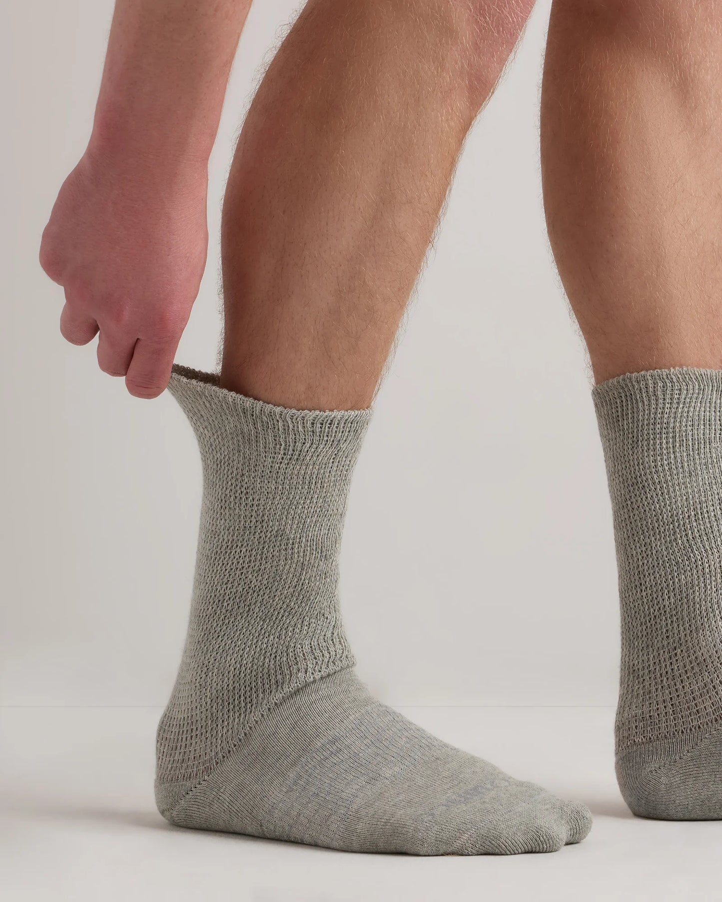 Everyday Cotton Targeted Stretch Crew Socks (4-Pack) - S / White