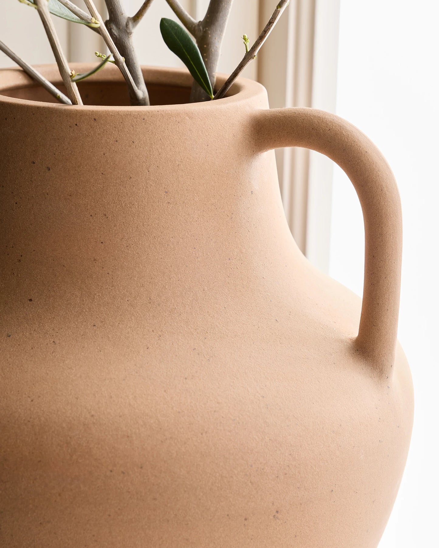 Handcrafted Artisan Ceramic Vase - One Size / Black