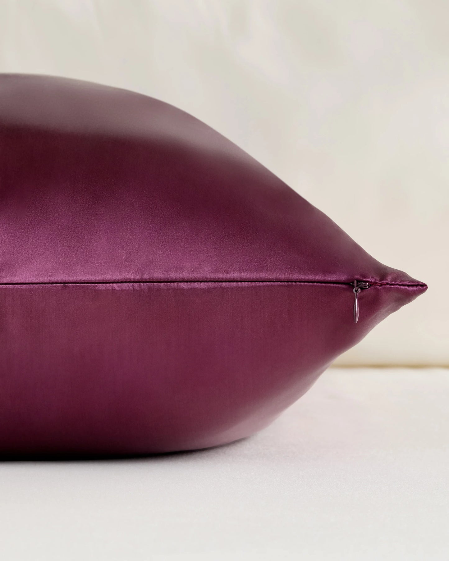 100% Mulberry Silk Pillowcase - Standard / White