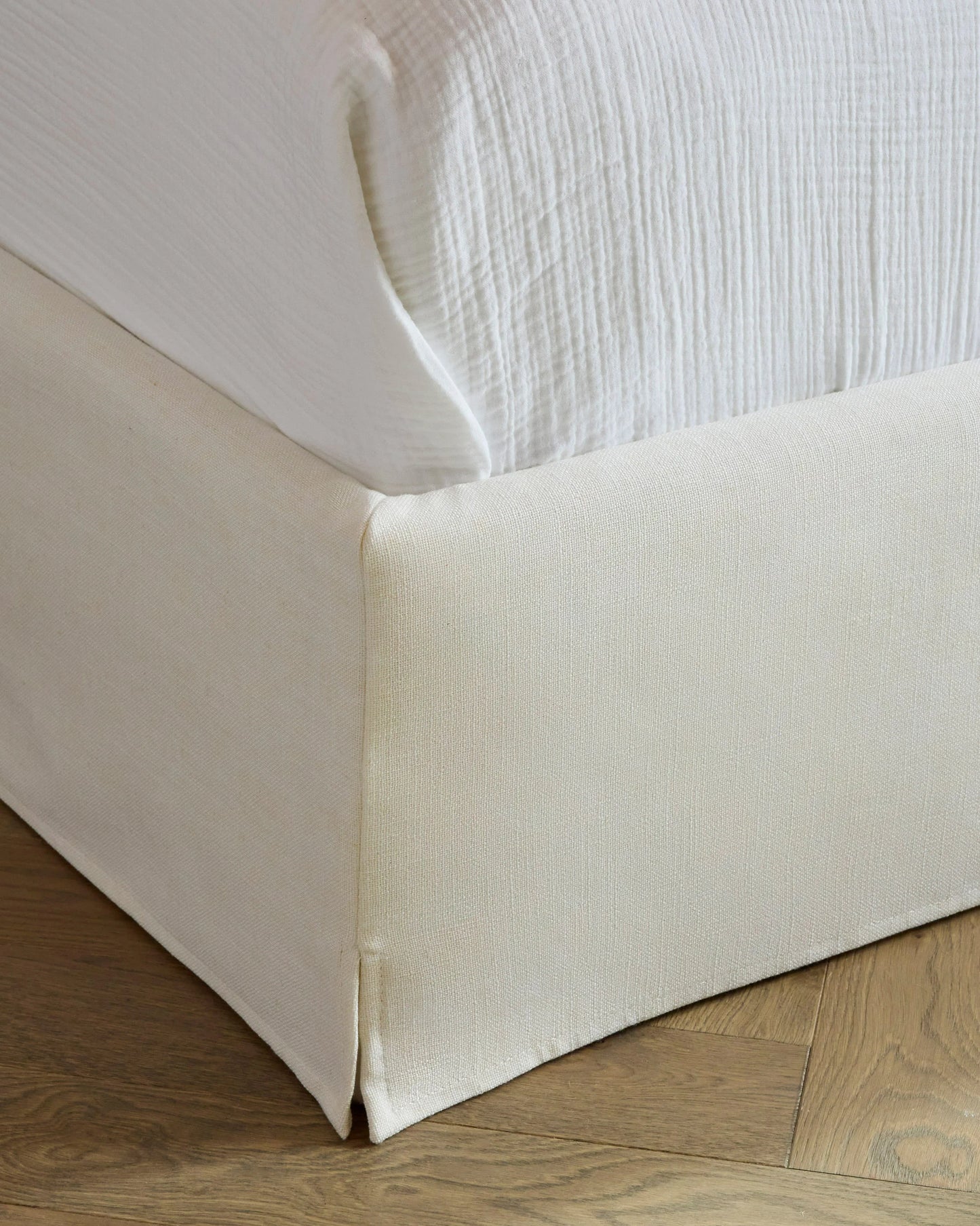 Slipcover Bed in Performance Linen - Full / Ivory