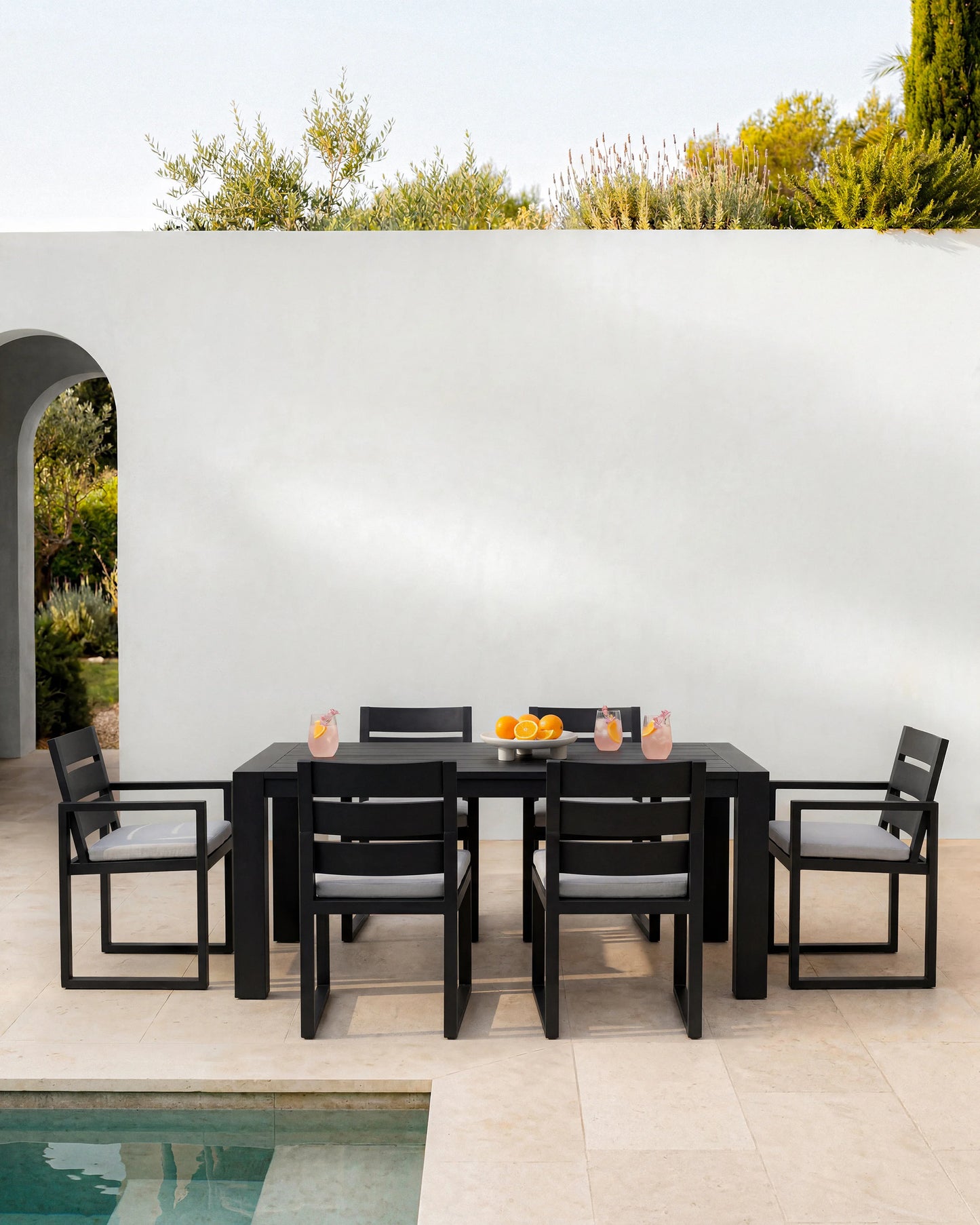 Linear Aluminum Outdoor Dining Side Chair (Set of 2) - Set of 2 / Dark Charcoal