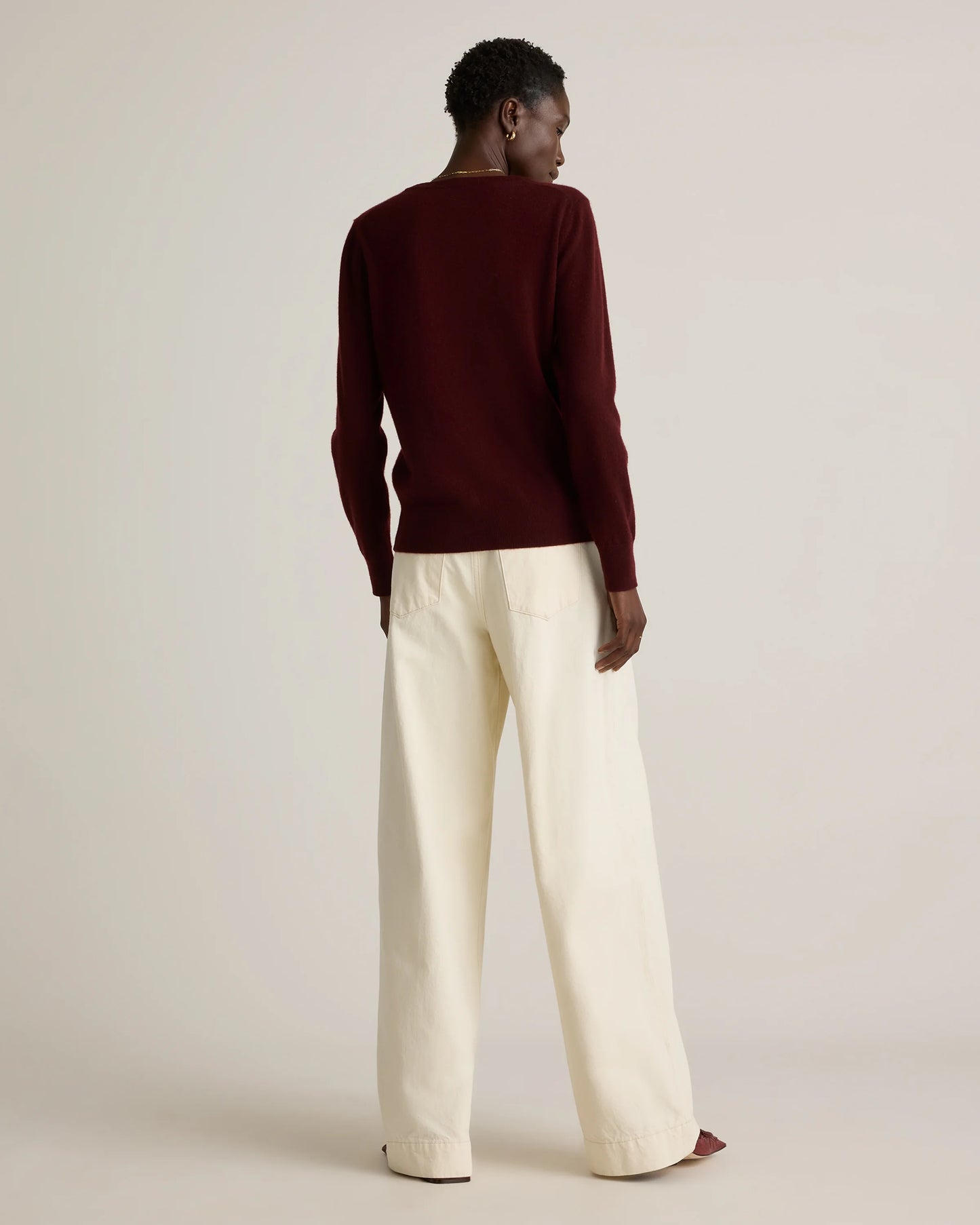 Mongolian Cashmere V-Neck Sweater - XS / Rich Burgundy