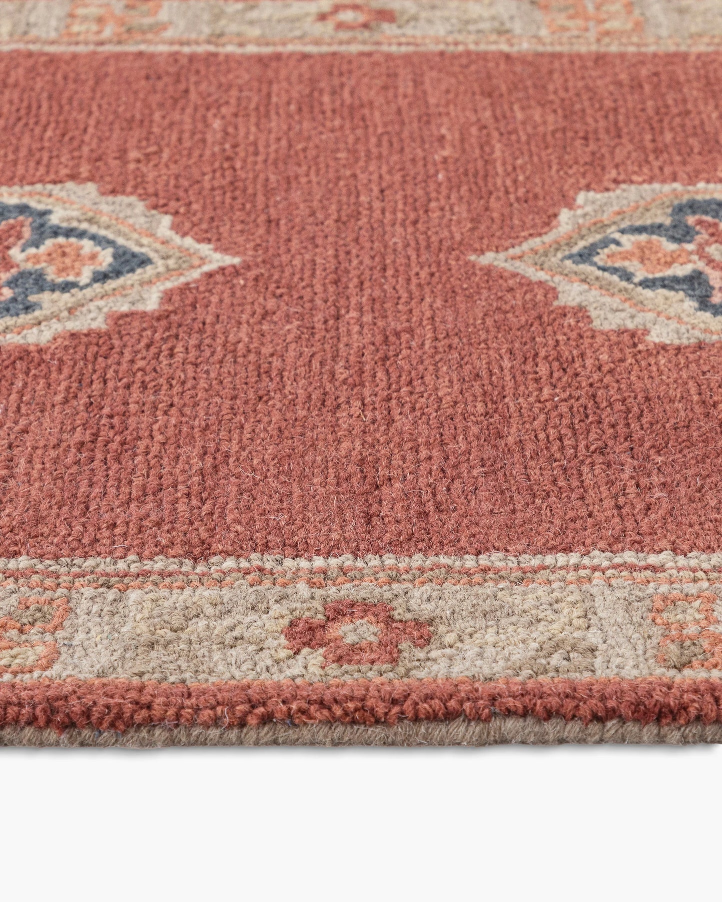 Lilia Wool Rug - 3' x 5' / Red