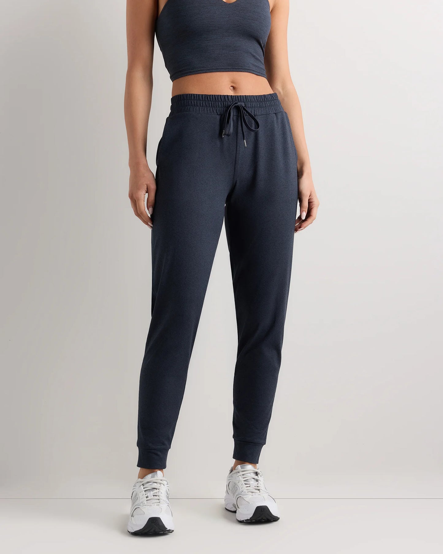 Flowknit Mid-Rise Joggers - XS / Black