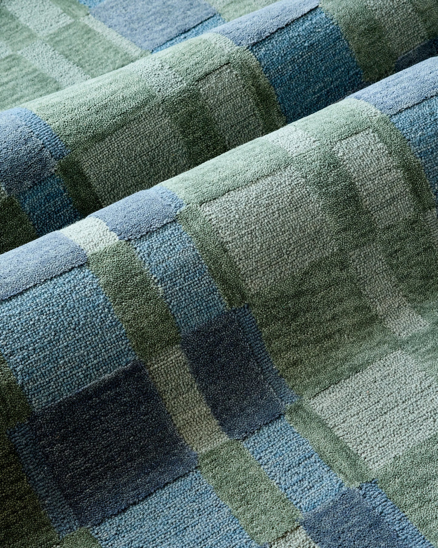 Maddox Wool Rug - 5' x 8' / Green