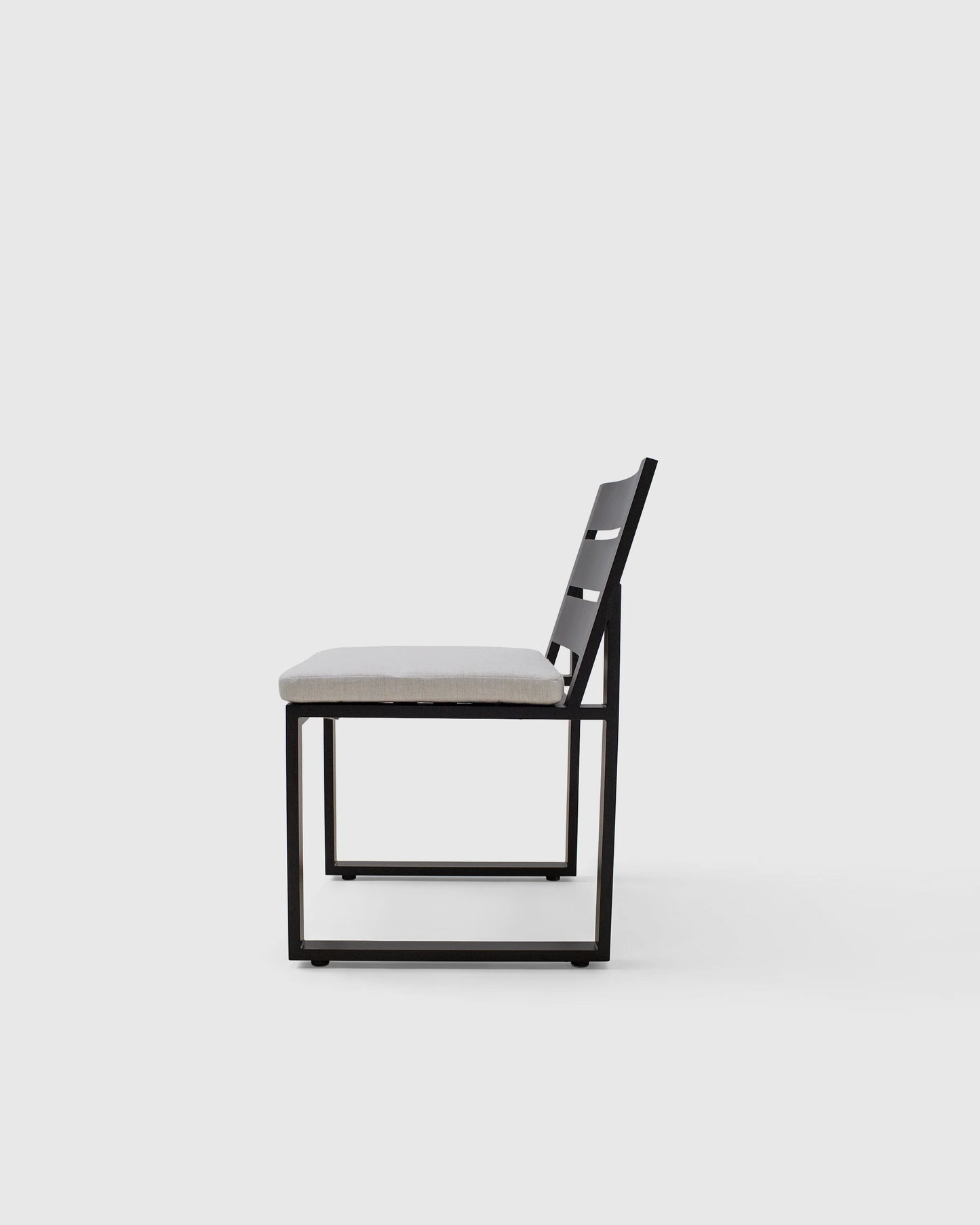 Linear Aluminum Outdoor Dining Side Chair (Set of 2) - Set of 2 / Dark Charcoal