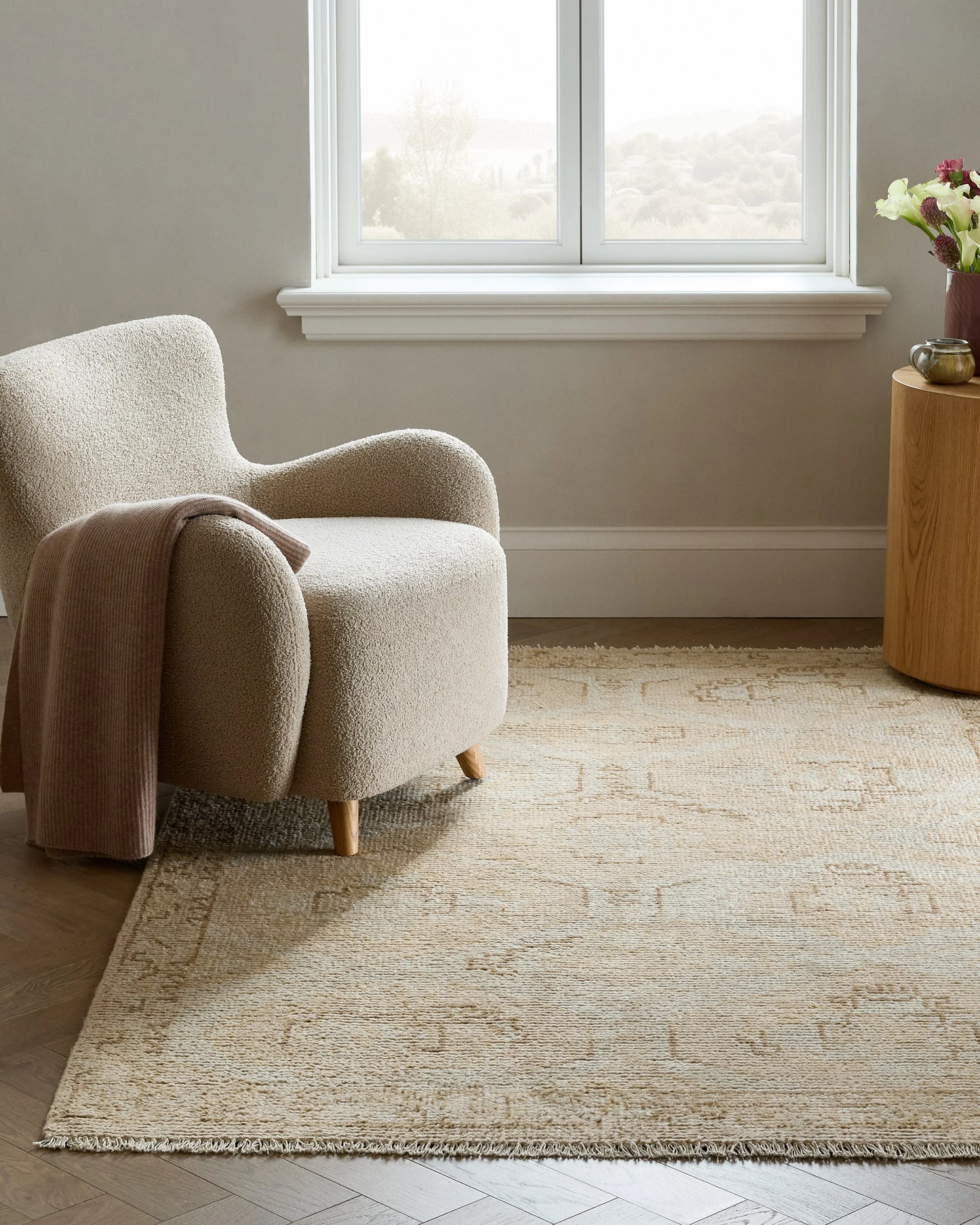 Verona Hand-Knotted Wool Rug - 5' x 8' / Neutral