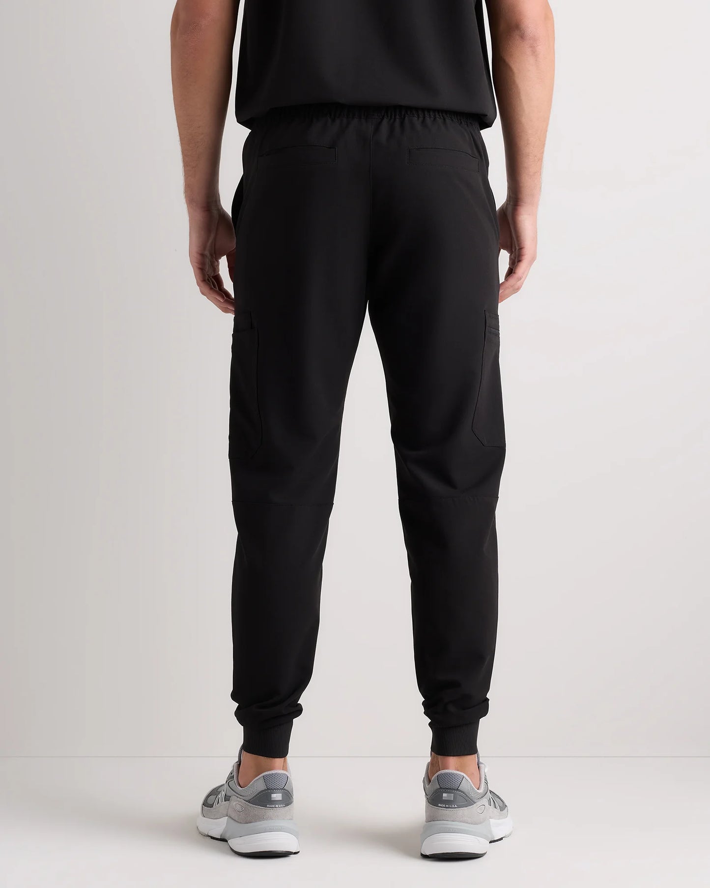 AeraFlex Scrub Joggers - S / Bold Black