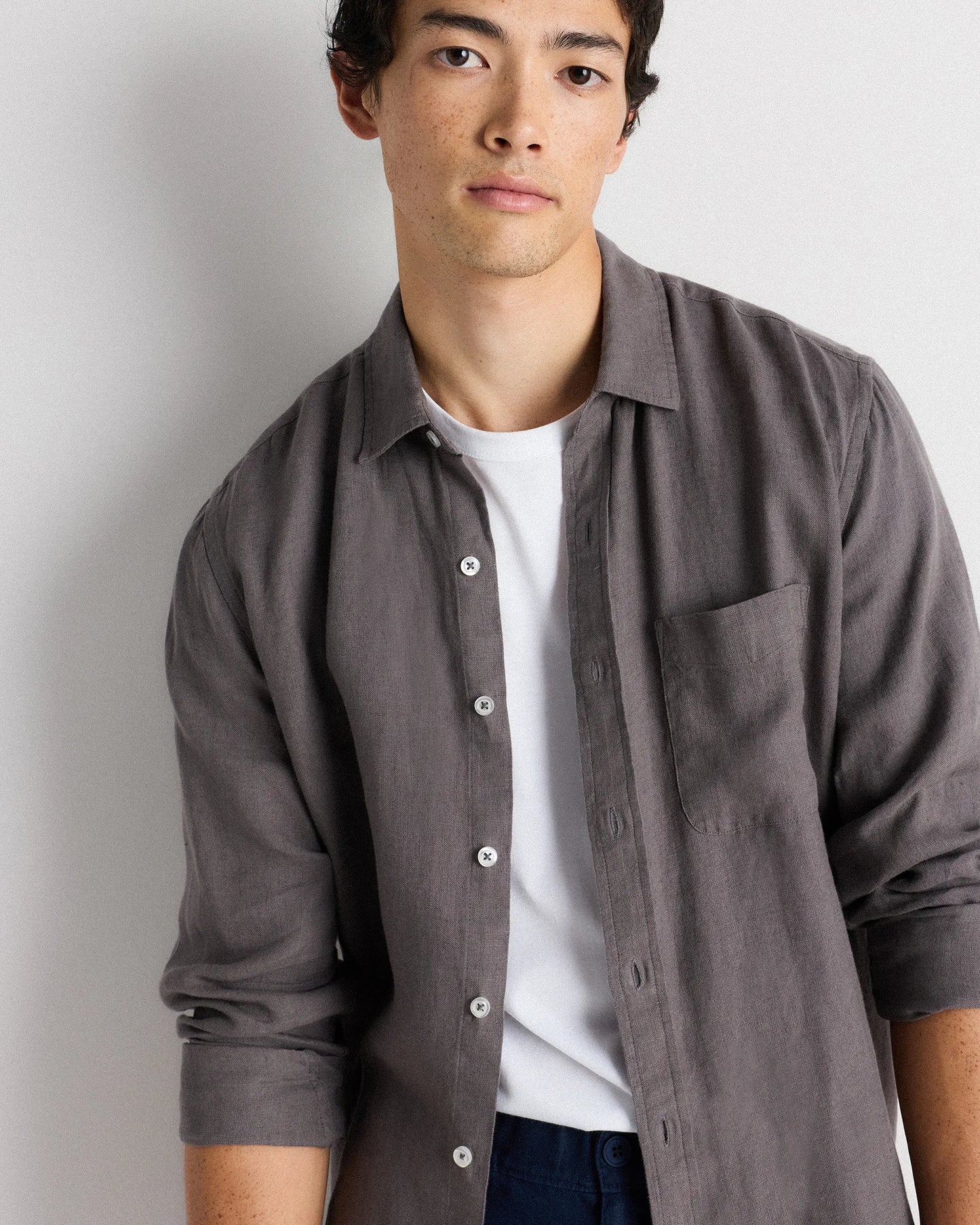 100% European Linen Relaxed Long Sleeve Pocket Shirt - S / Dark Gull Grey